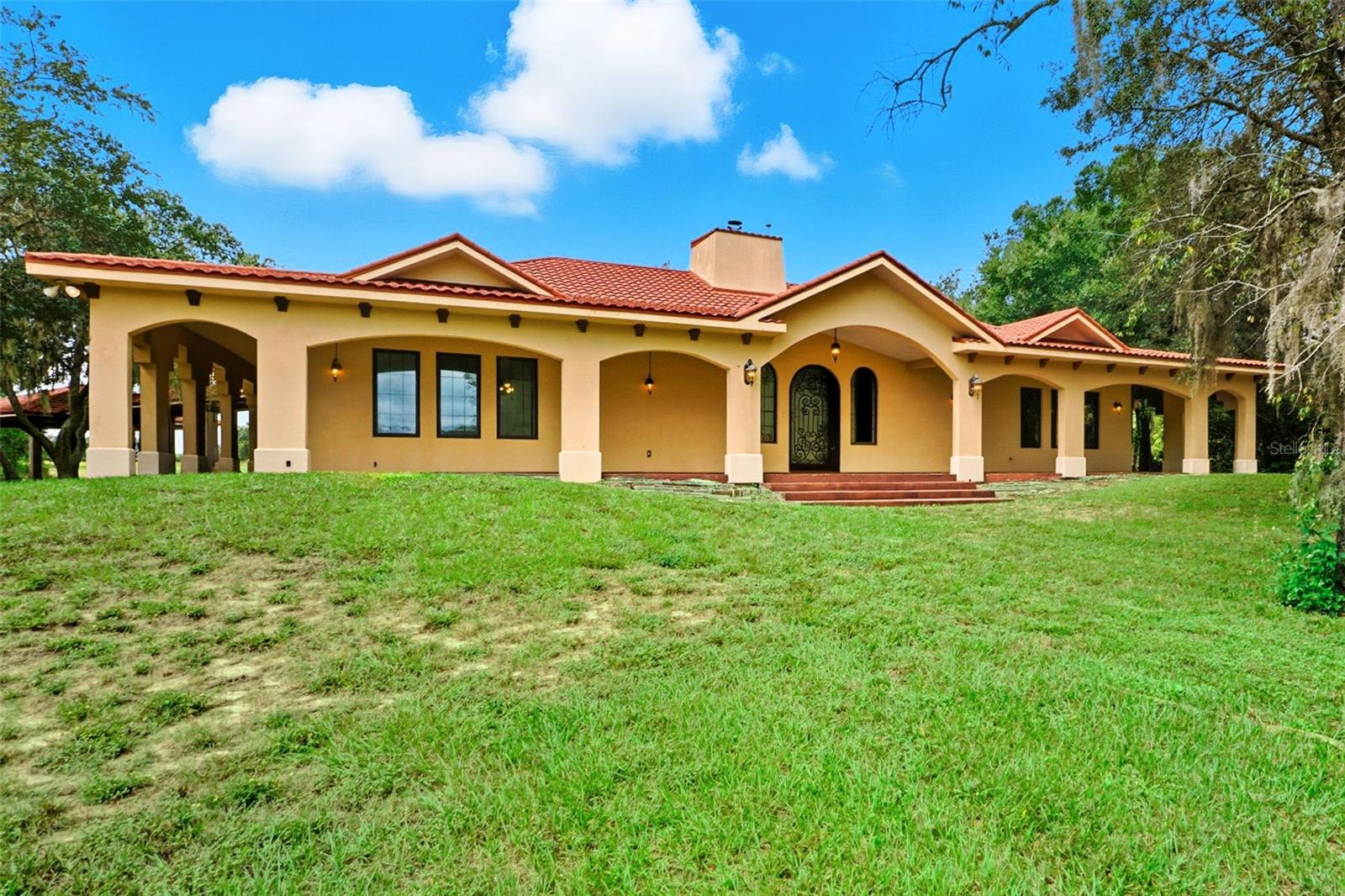HAPPY TRAILS UNIT 4 - Residential