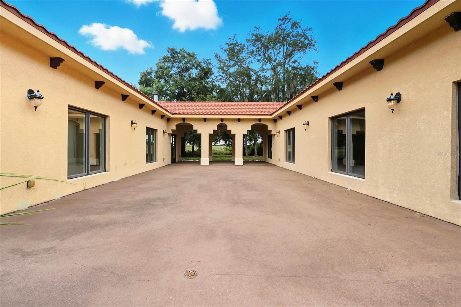 HAPPY TRAILS UNIT 4 - Residential