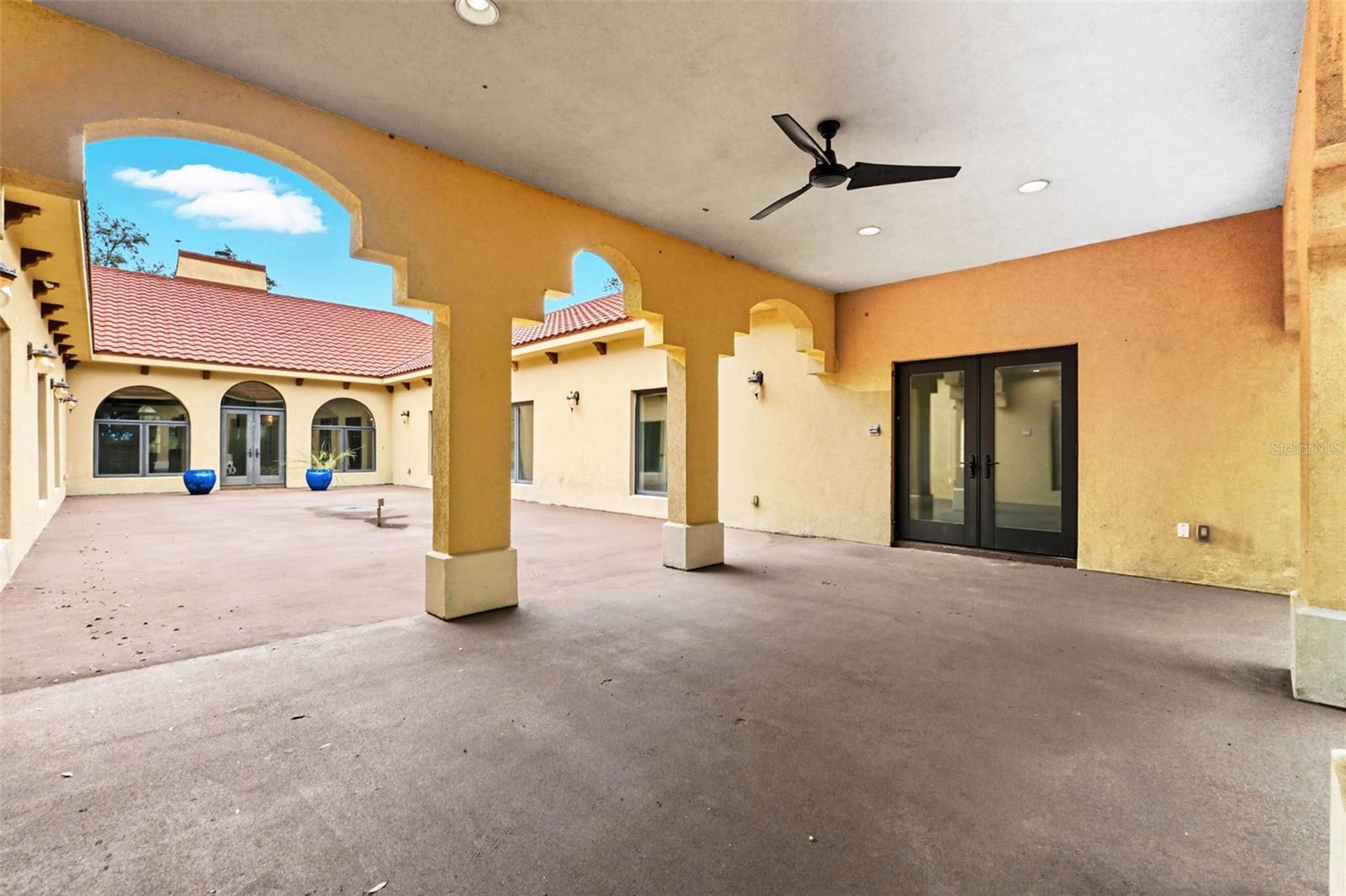 HAPPY TRAILS UNIT 4 - Residential