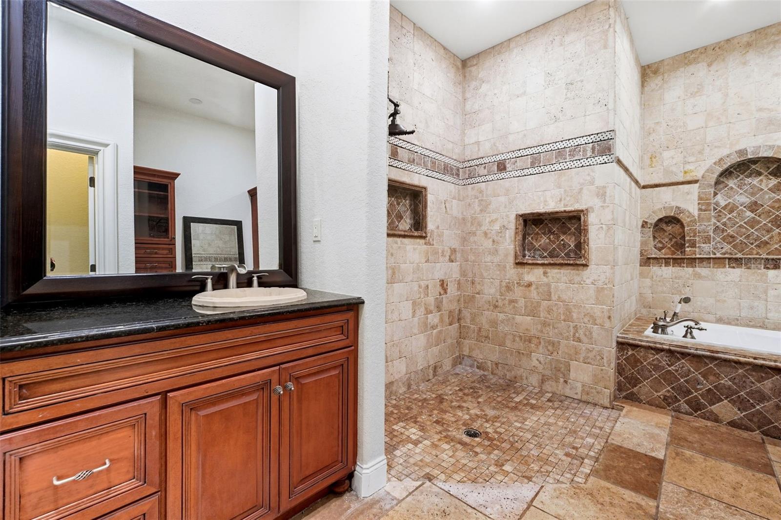 HAPPY TRAILS UNIT 4 - Residential