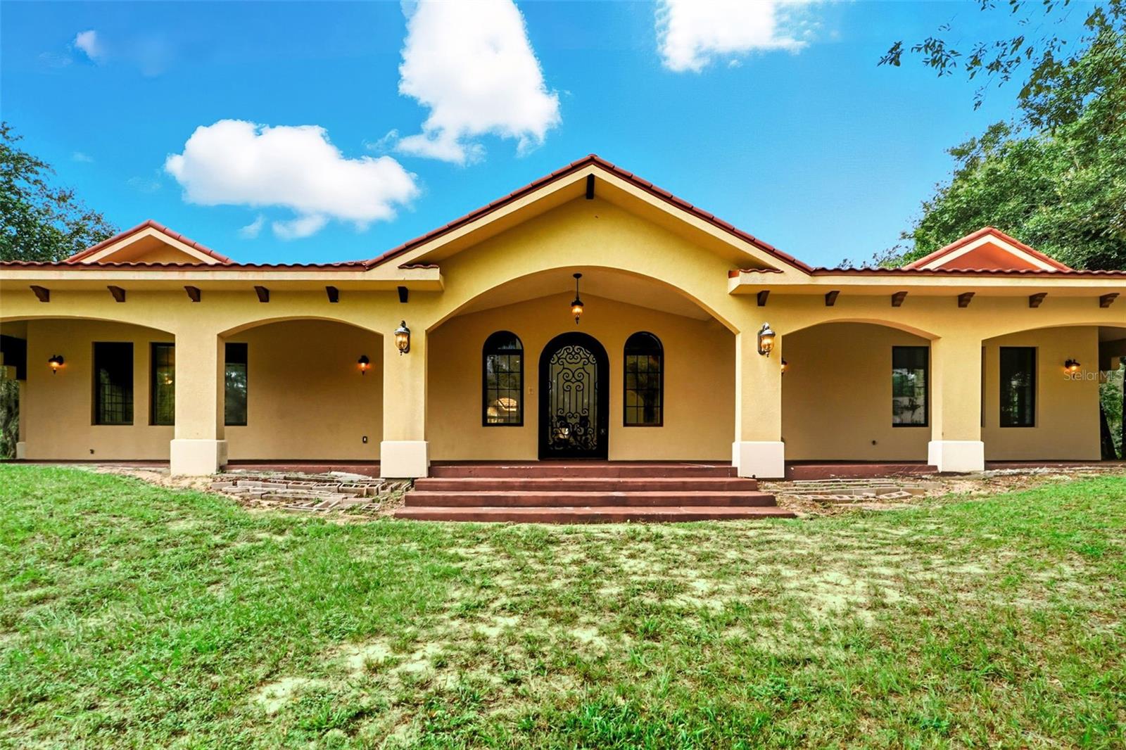 HAPPY TRAILS UNIT 4 - Residential