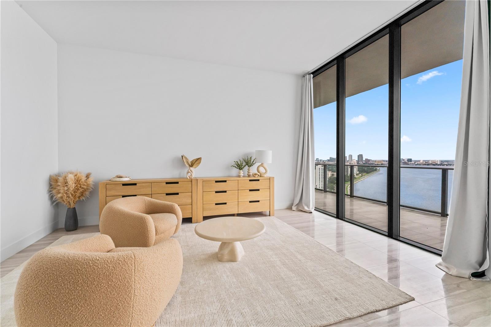 RITZ CARLTON RESIDENCES   BAY OAKS CONDOMINIUM - Residential