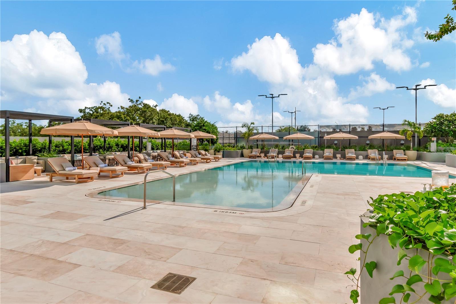 RITZ CARLTON RESIDENCES   BAY OAKS CONDOMINIUM - Residential