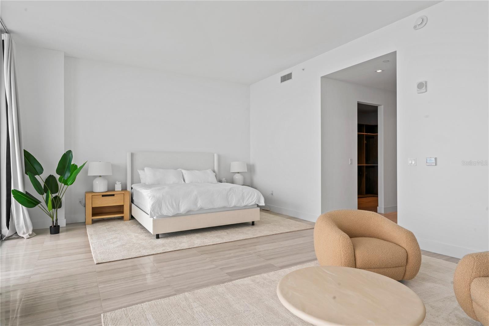 RITZ CARLTON RESIDENCES   BAY OAKS CONDOMINIUM - Residential