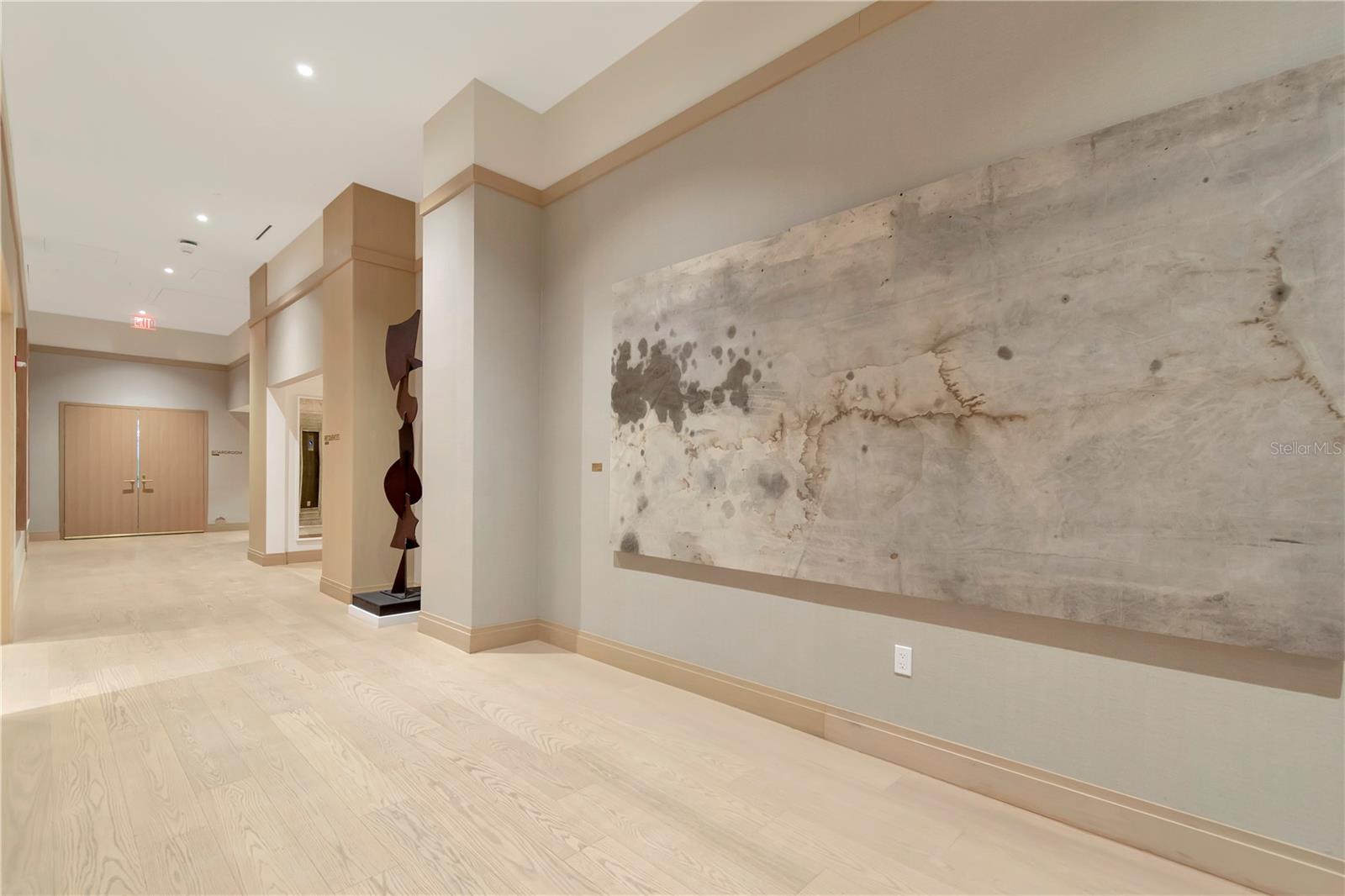RITZ CARLTON RESIDENCES   BAY OAKS CONDOMINIUM - Residential