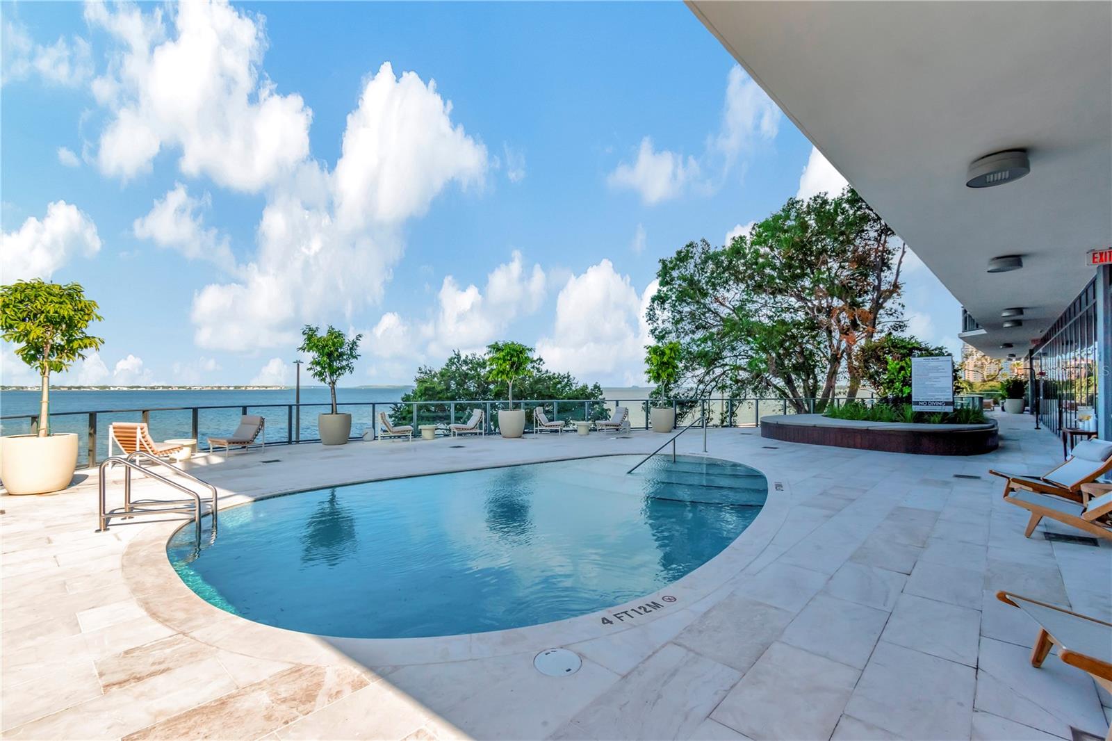 RITZ CARLTON RESIDENCES   BAY OAKS CONDOMINIUM - Residential