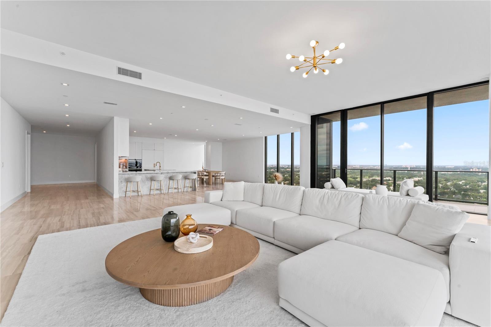 RITZ CARLTON RESIDENCES   BAY OAKS CONDOMINIUM - Residential