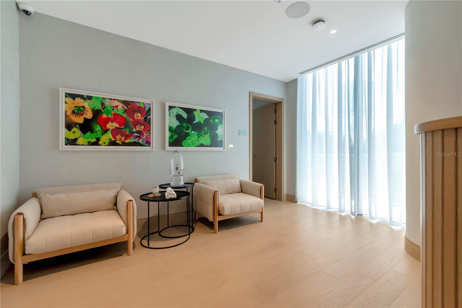 RITZ CARLTON RESIDENCES   BAY OAKS CONDOMINIUM - Residential