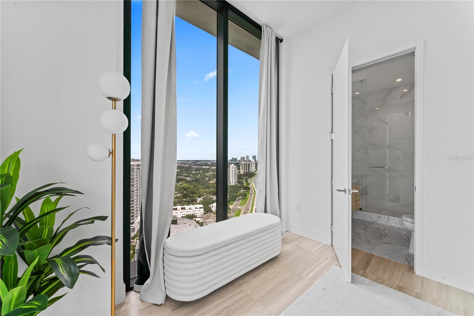 RITZ CARLTON RESIDENCES   BAY OAKS CONDOMINIUM - Residential