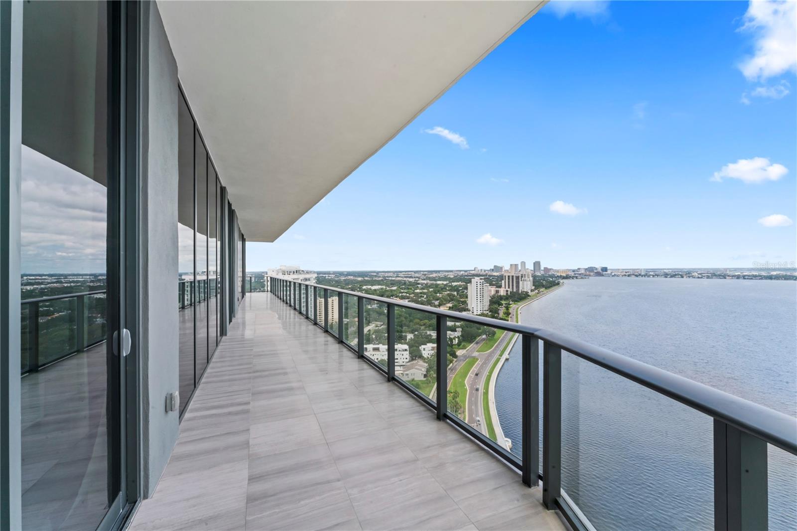 RITZ CARLTON RESIDENCES   BAY OAKS CONDOMINIUM - Residential