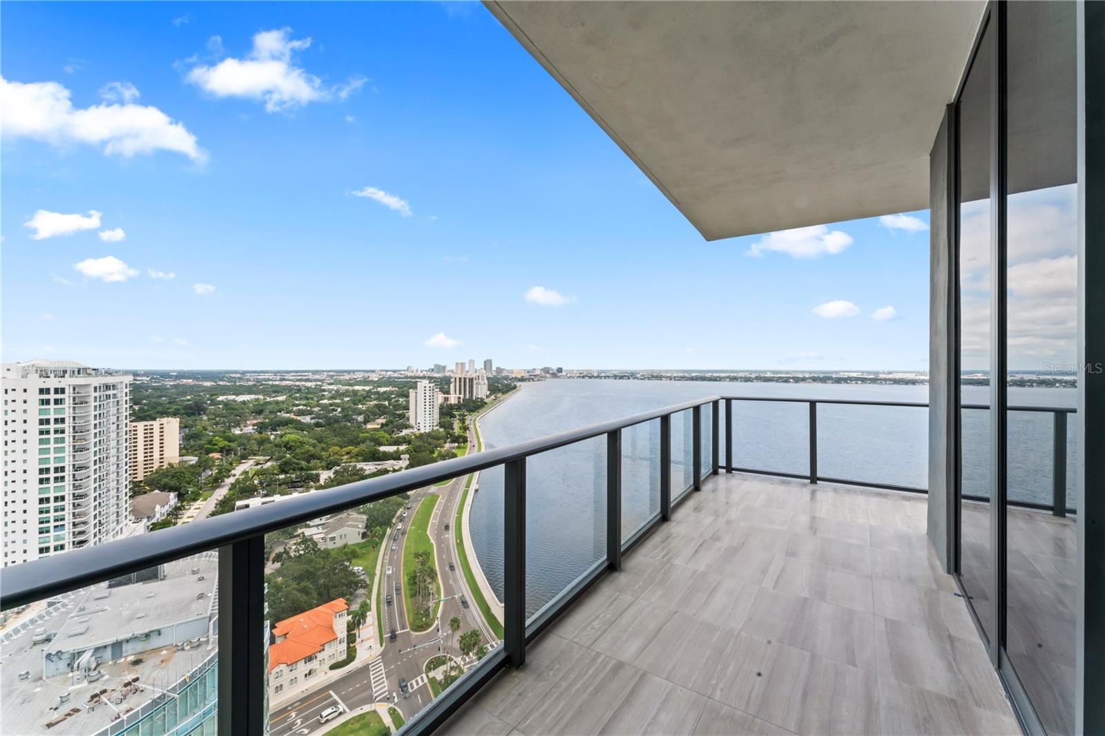 RITZ CARLTON RESIDENCES   BAY OAKS CONDOMINIUM - Residential