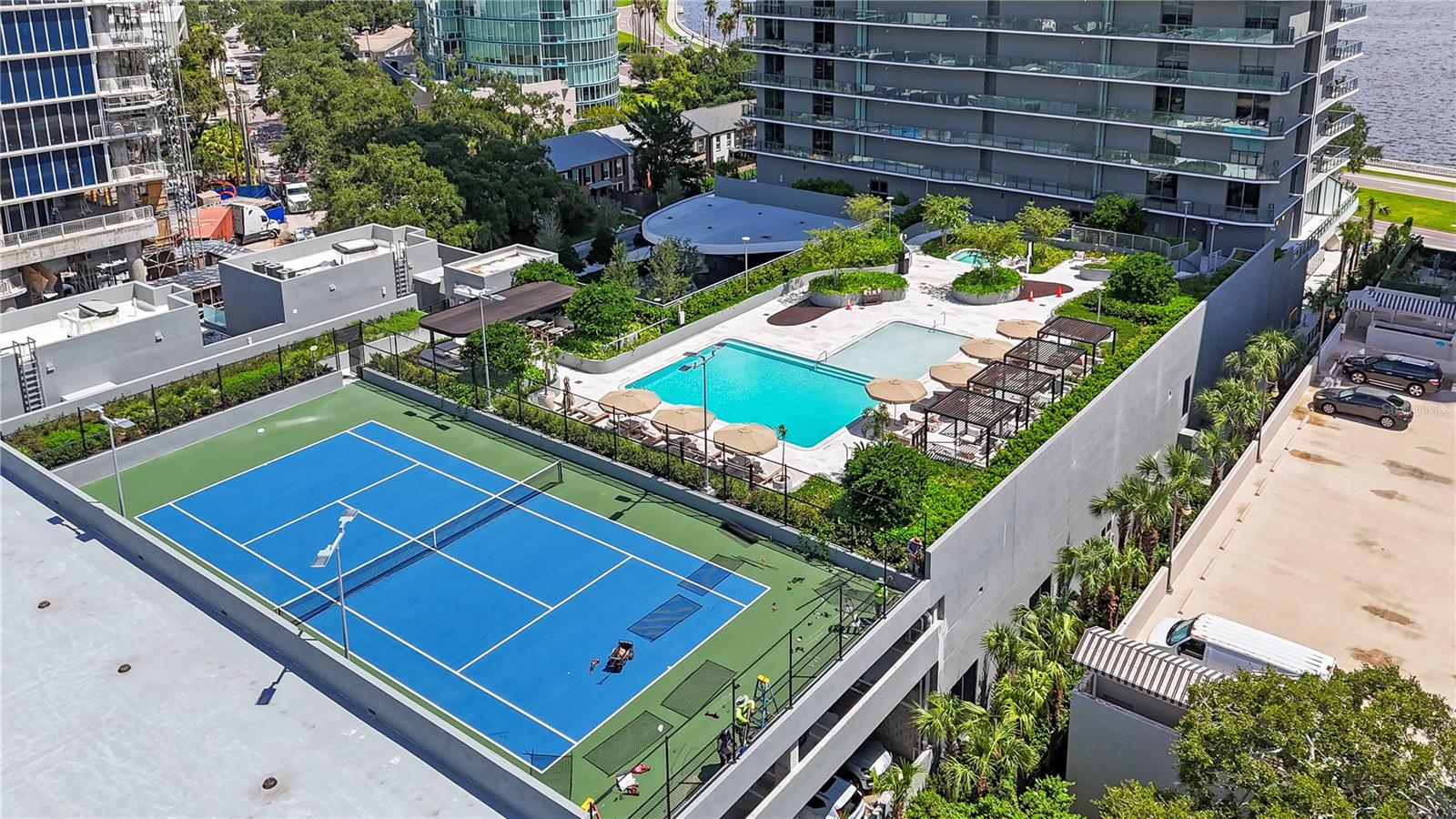 RITZ CARLTON RESIDENCES   BAY OAKS CONDOMINIUM - Residential