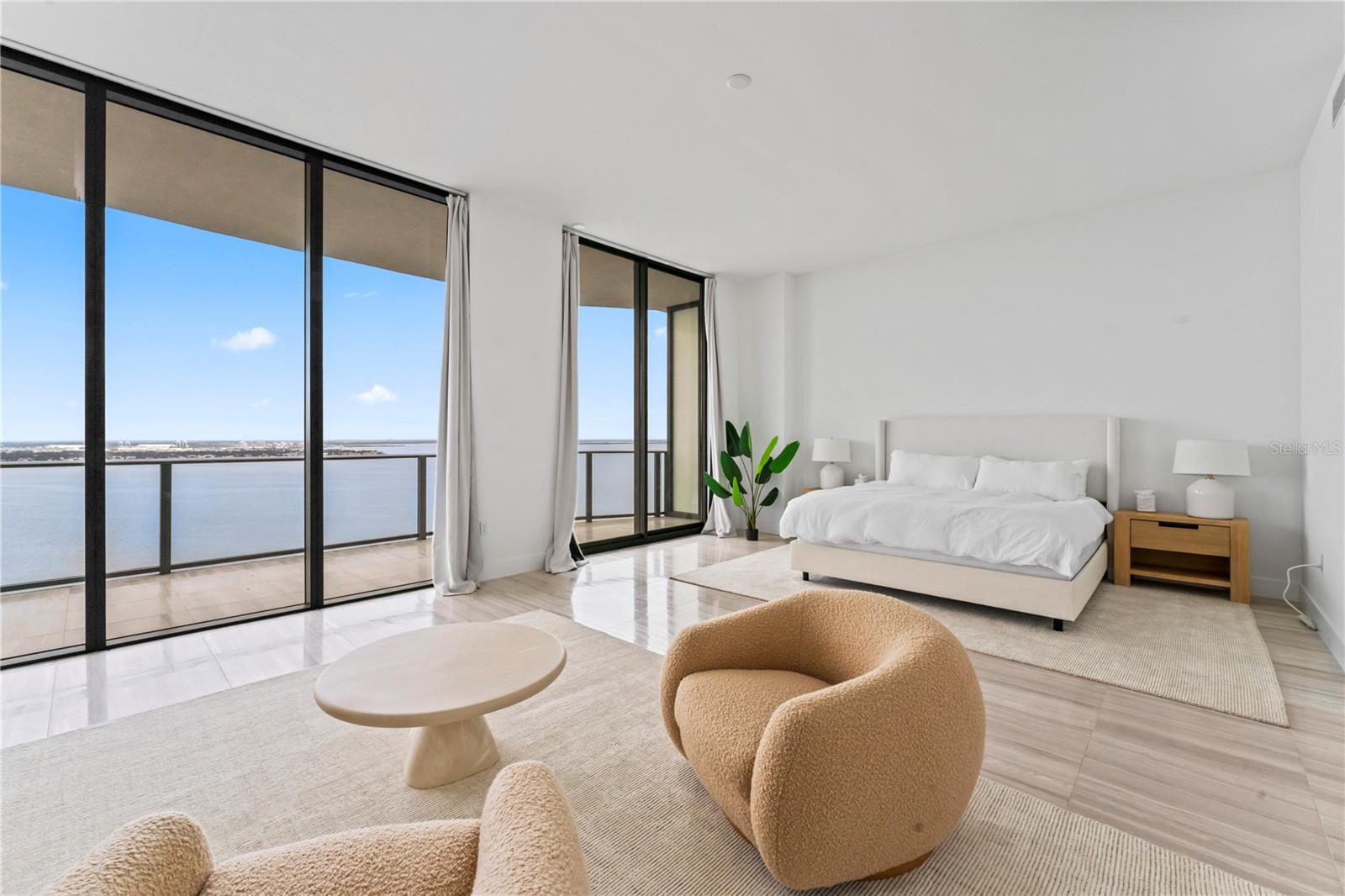 RITZ CARLTON RESIDENCES   BAY OAKS CONDOMINIUM - Residential