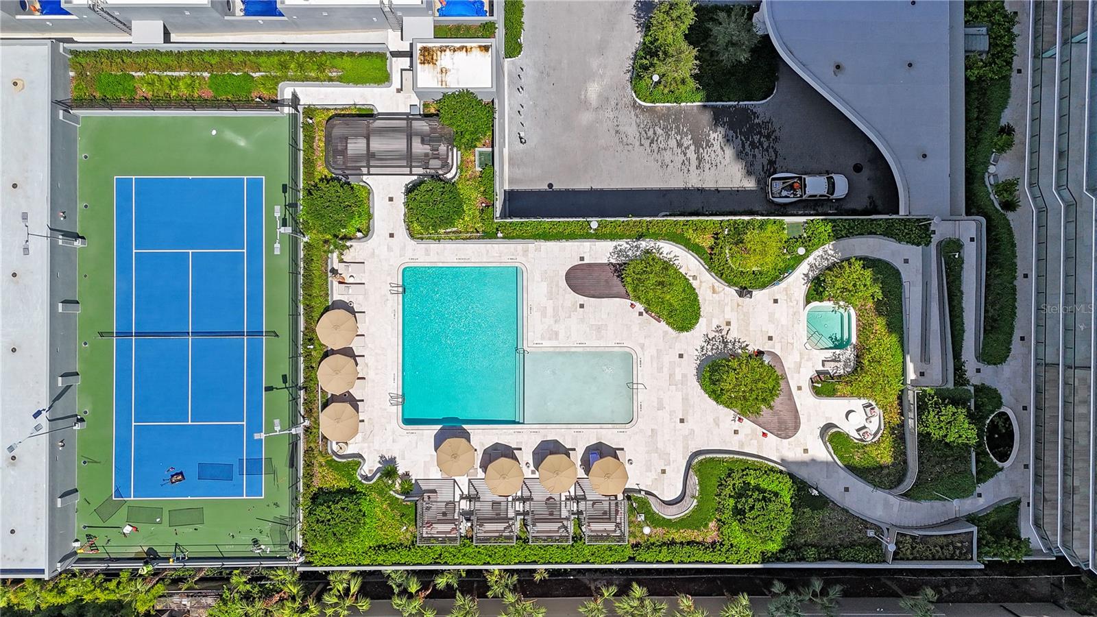 RITZ CARLTON RESIDENCES   BAY OAKS CONDOMINIUM - Residential