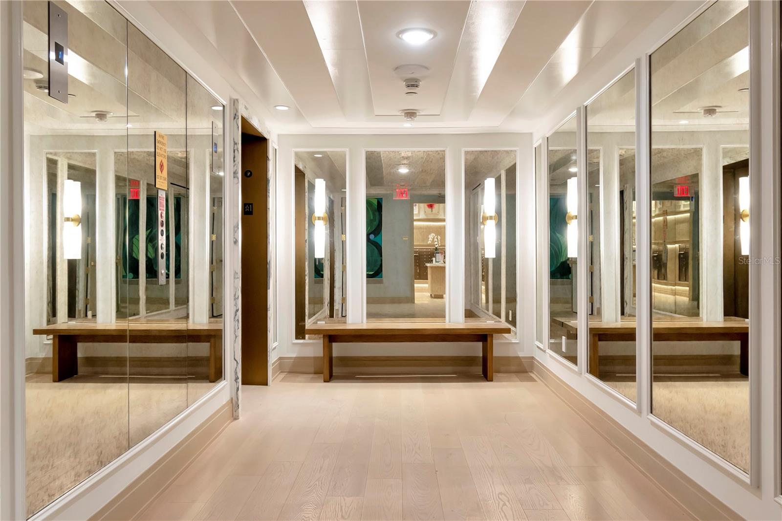 RITZ CARLTON RESIDENCES   BAY OAKS CONDOMINIUM - Residential