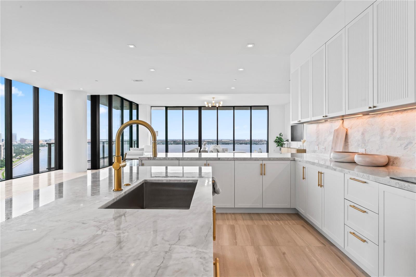 RITZ CARLTON RESIDENCES   BAY OAKS CONDOMINIUM - Residential