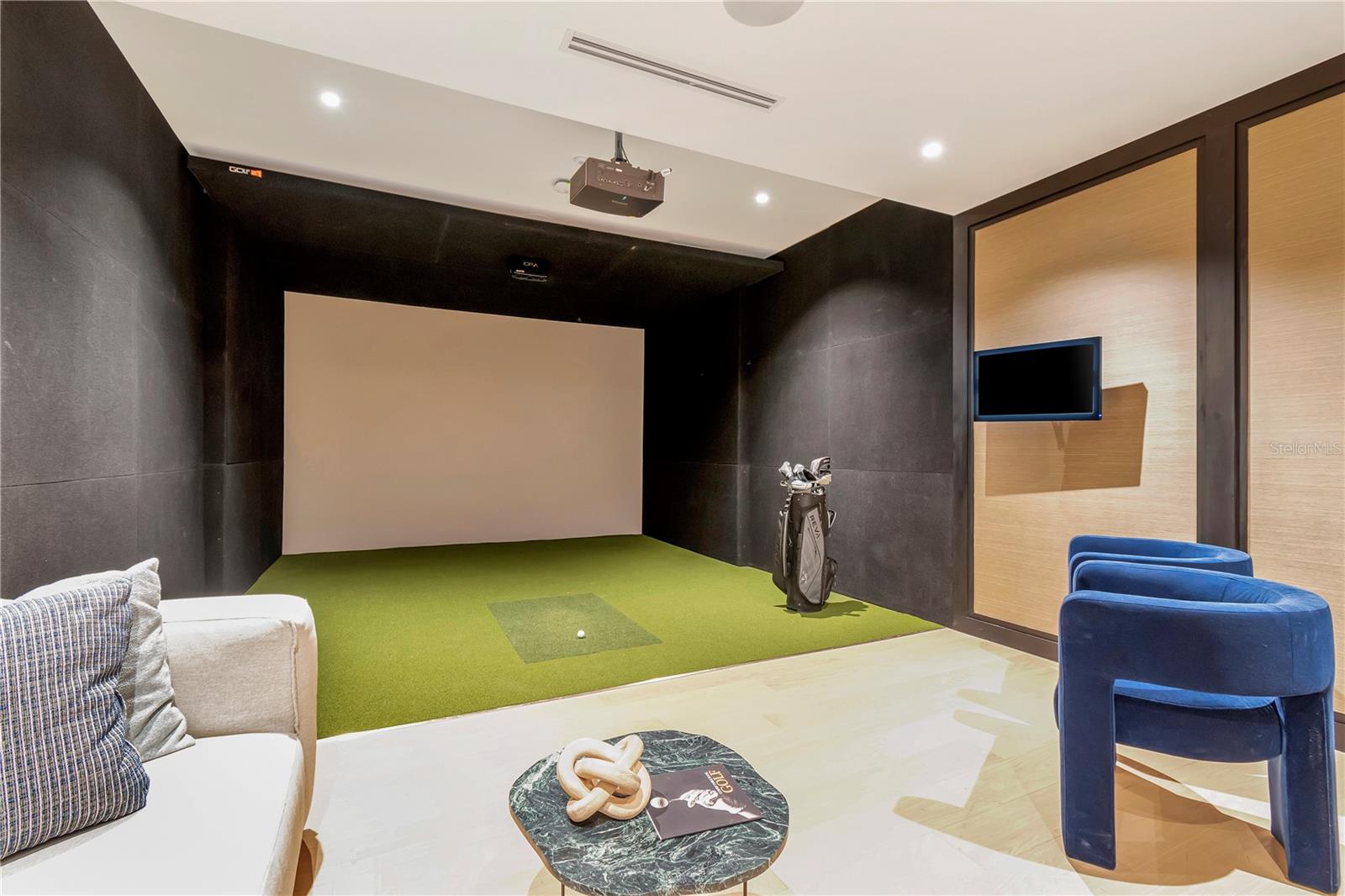 RITZ CARLTON RESIDENCES   BAY OAKS CONDOMINIUM - Residential