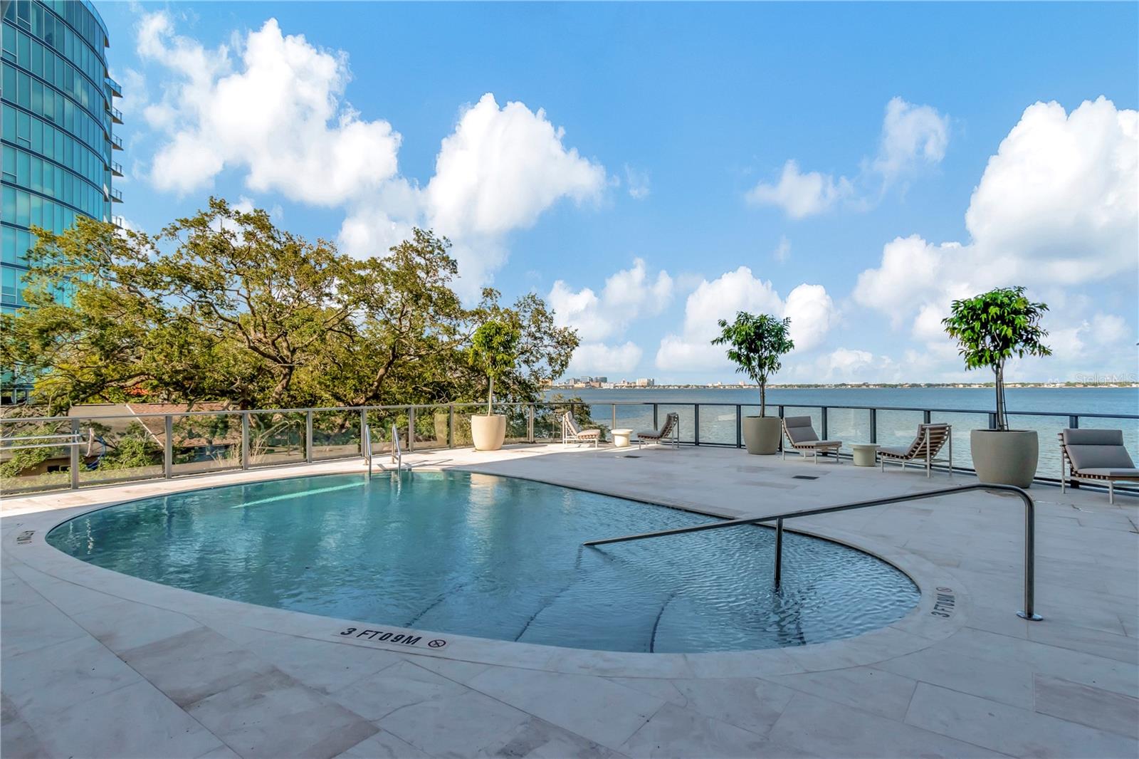 RITZ CARLTON RESIDENCES   BAY OAKS CONDOMINIUM - Residential