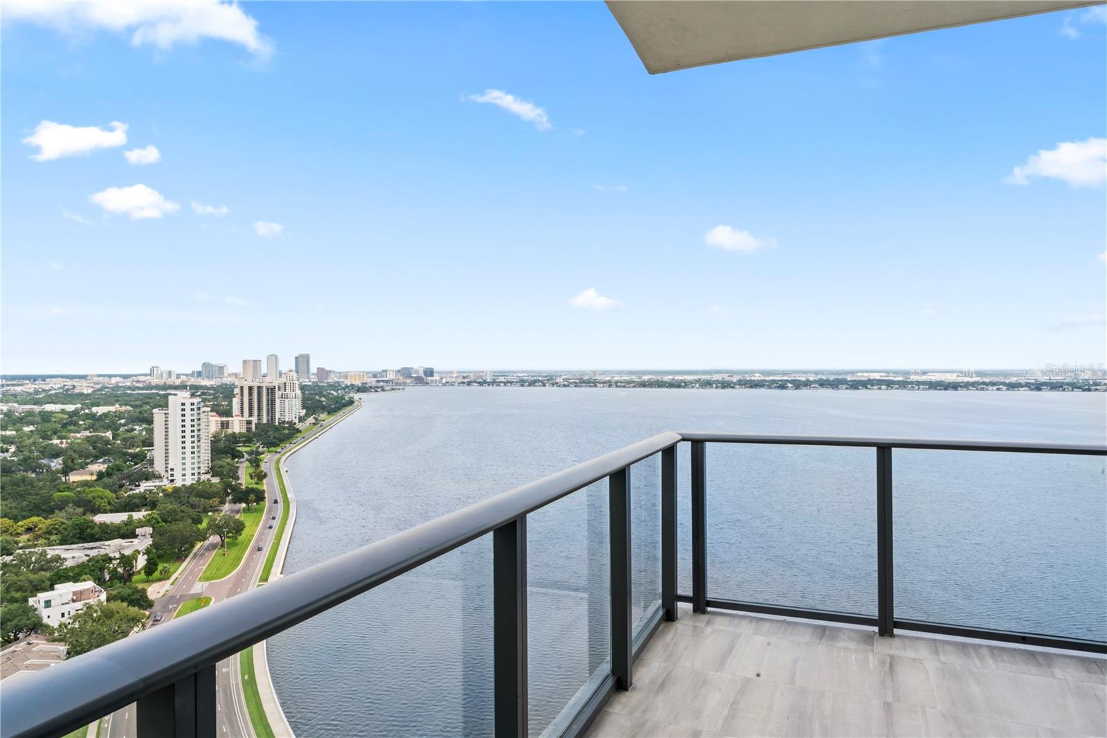 RITZ CARLTON RESIDENCES   BAY OAKS CONDOMINIUM - Residential