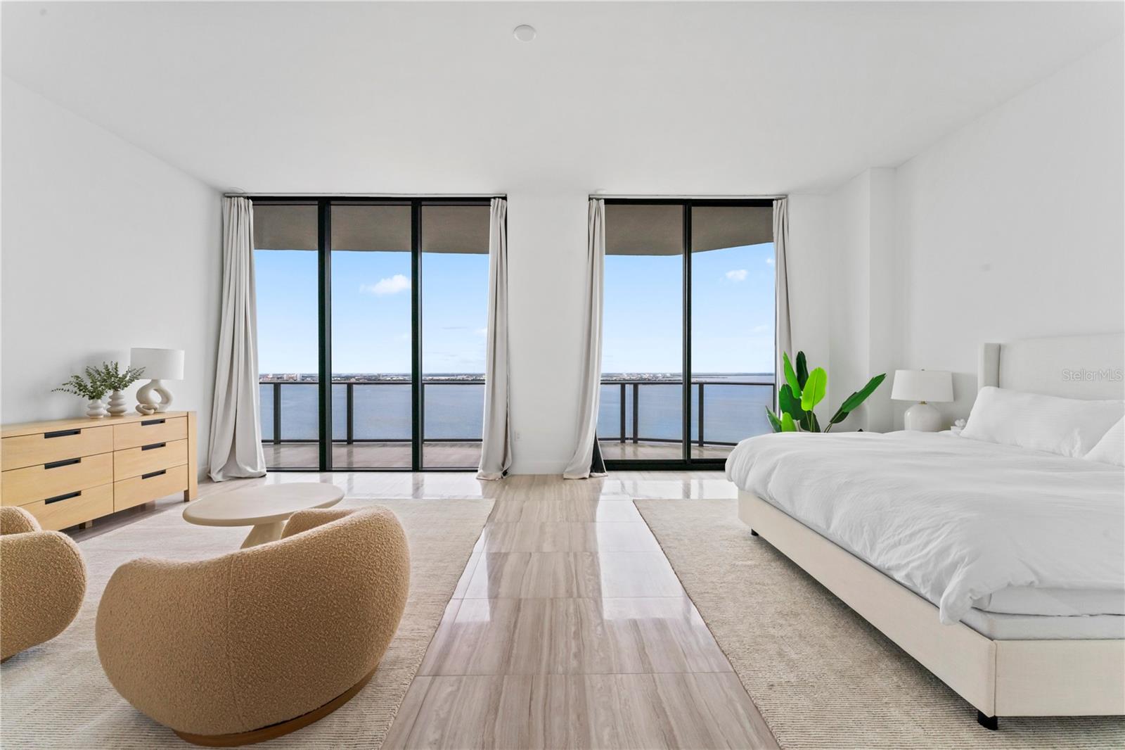 RITZ CARLTON RESIDENCES   BAY OAKS CONDOMINIUM - Residential