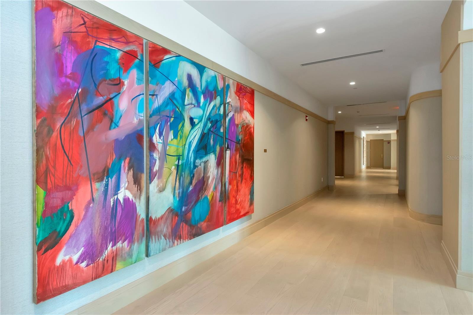 RITZ CARLTON RESIDENCES   BAY OAKS CONDOMINIUM - Residential