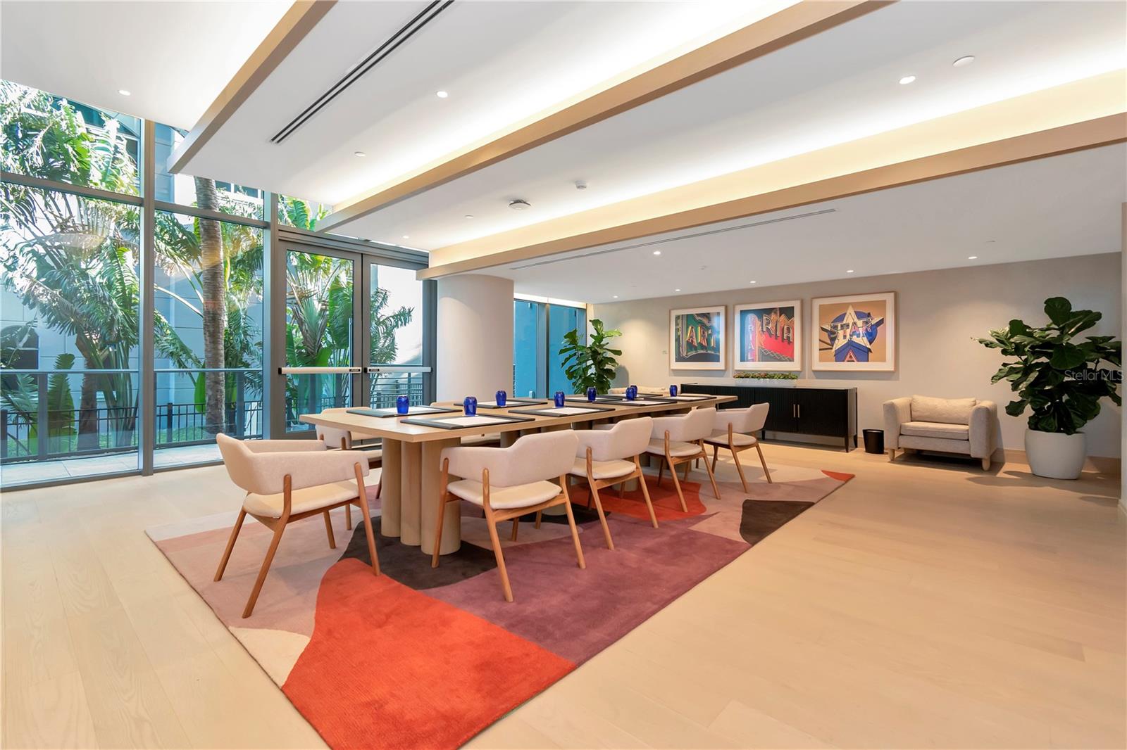 RITZ CARLTON RESIDENCES   BAY OAKS CONDOMINIUM - Residential