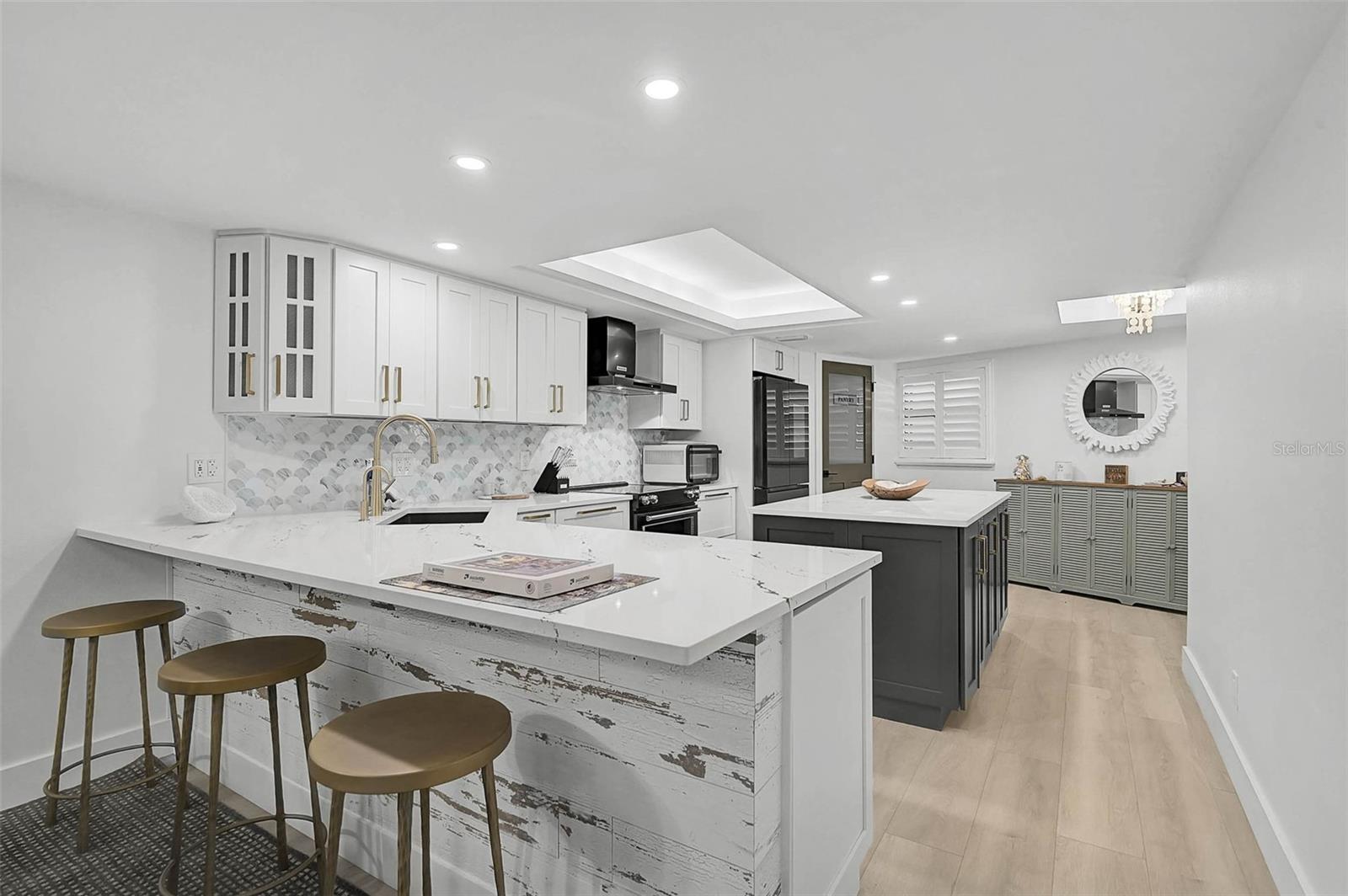 GULF & BAY CLUB PH 1 - Residential