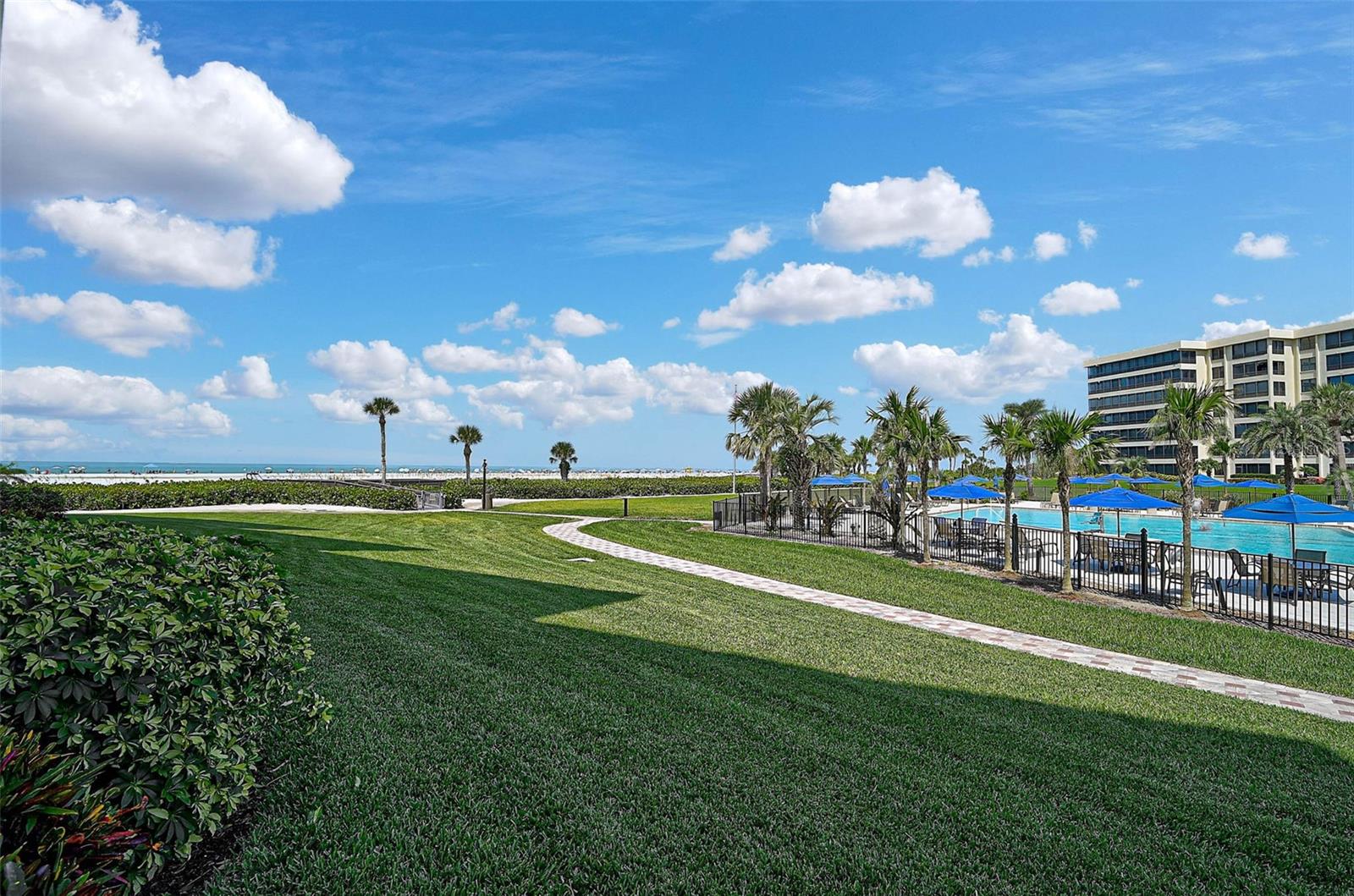 GULF & BAY CLUB PH 1 - Residential