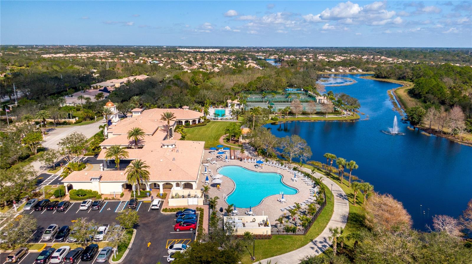 VILLAGEWALK - Residential