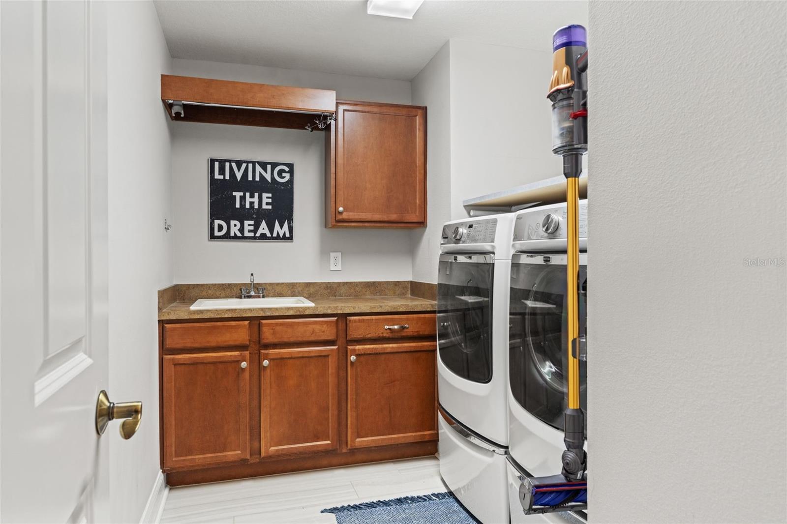 NINE EAGLES UNIT ONE SEC I - Residential