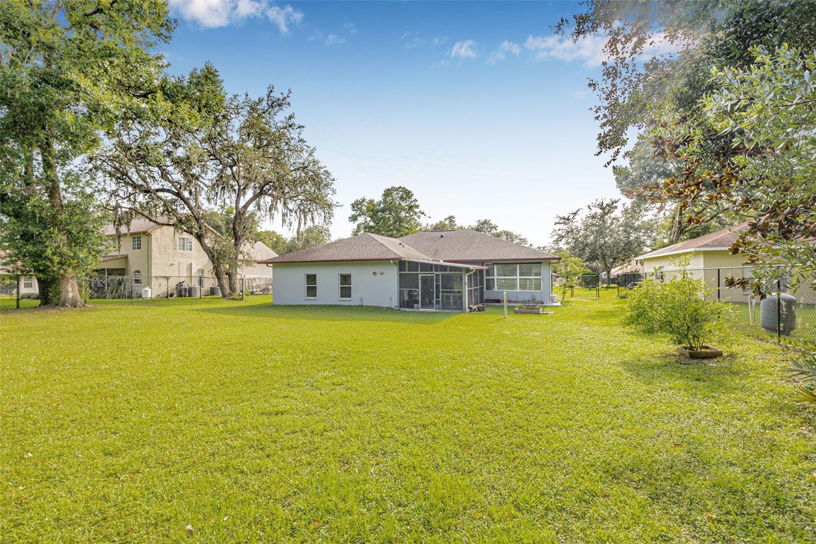 ROSA WOODS - Residential