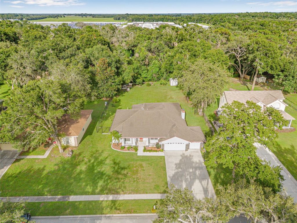 Photo of 12221 Anne Kenia Drive, Thonotosassa, FL 33592 (MLS # TB8416071)