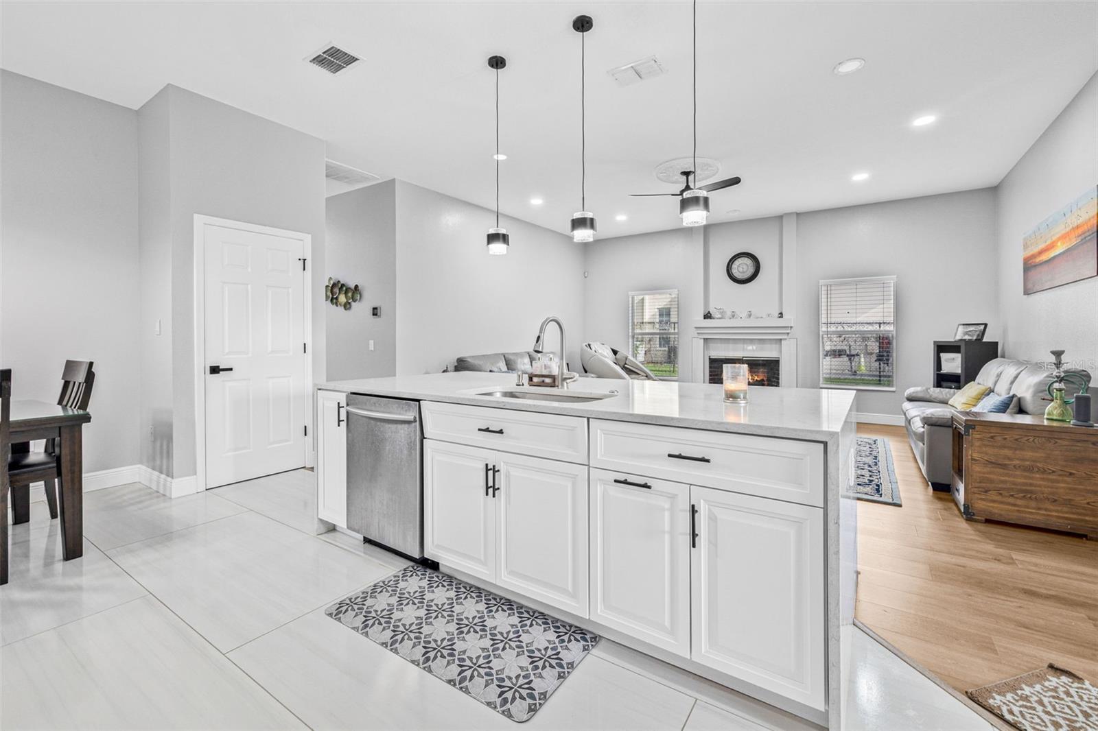 ROSA WOODS - Residential