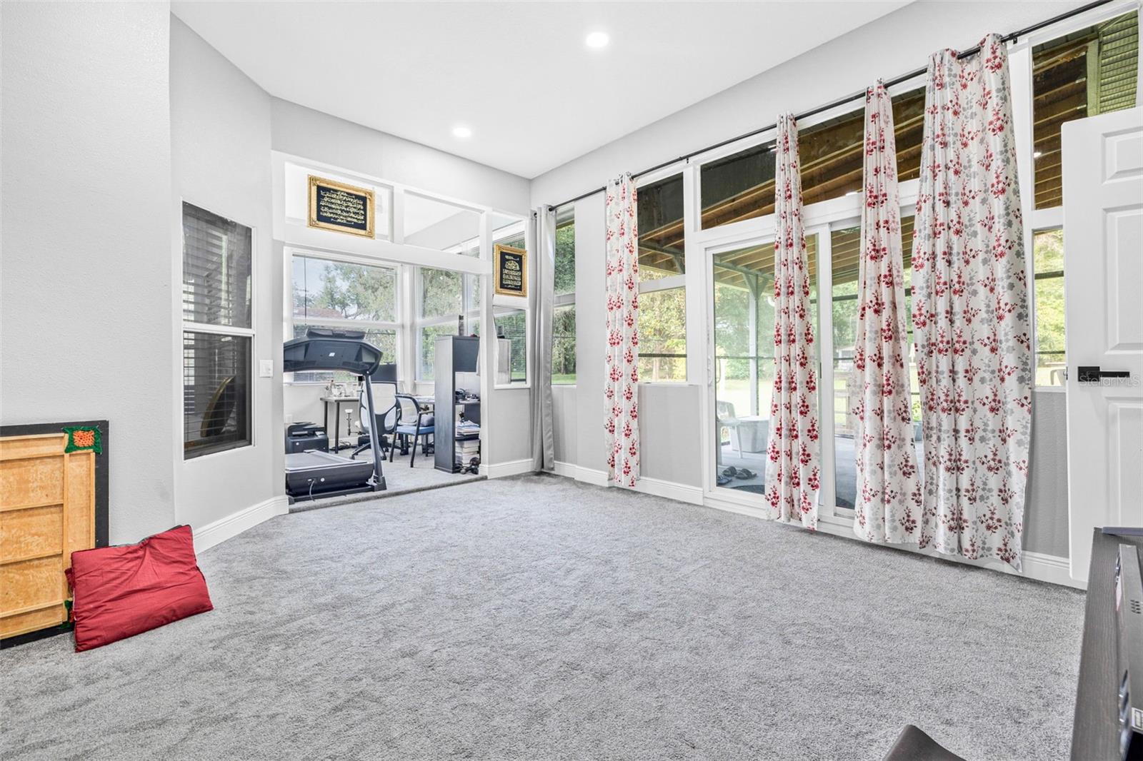 ROSA WOODS - Residential