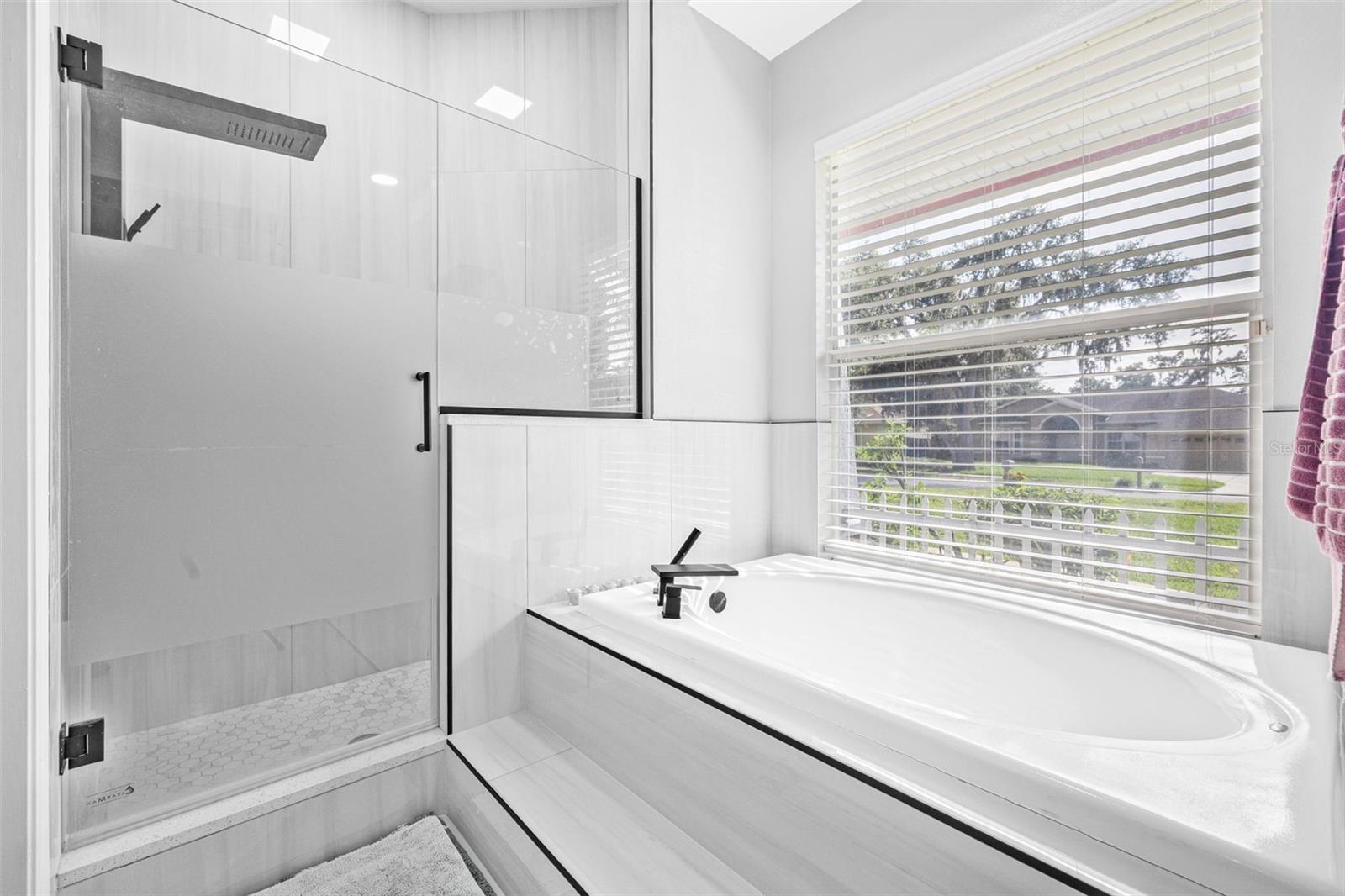 ROSA WOODS - Residential