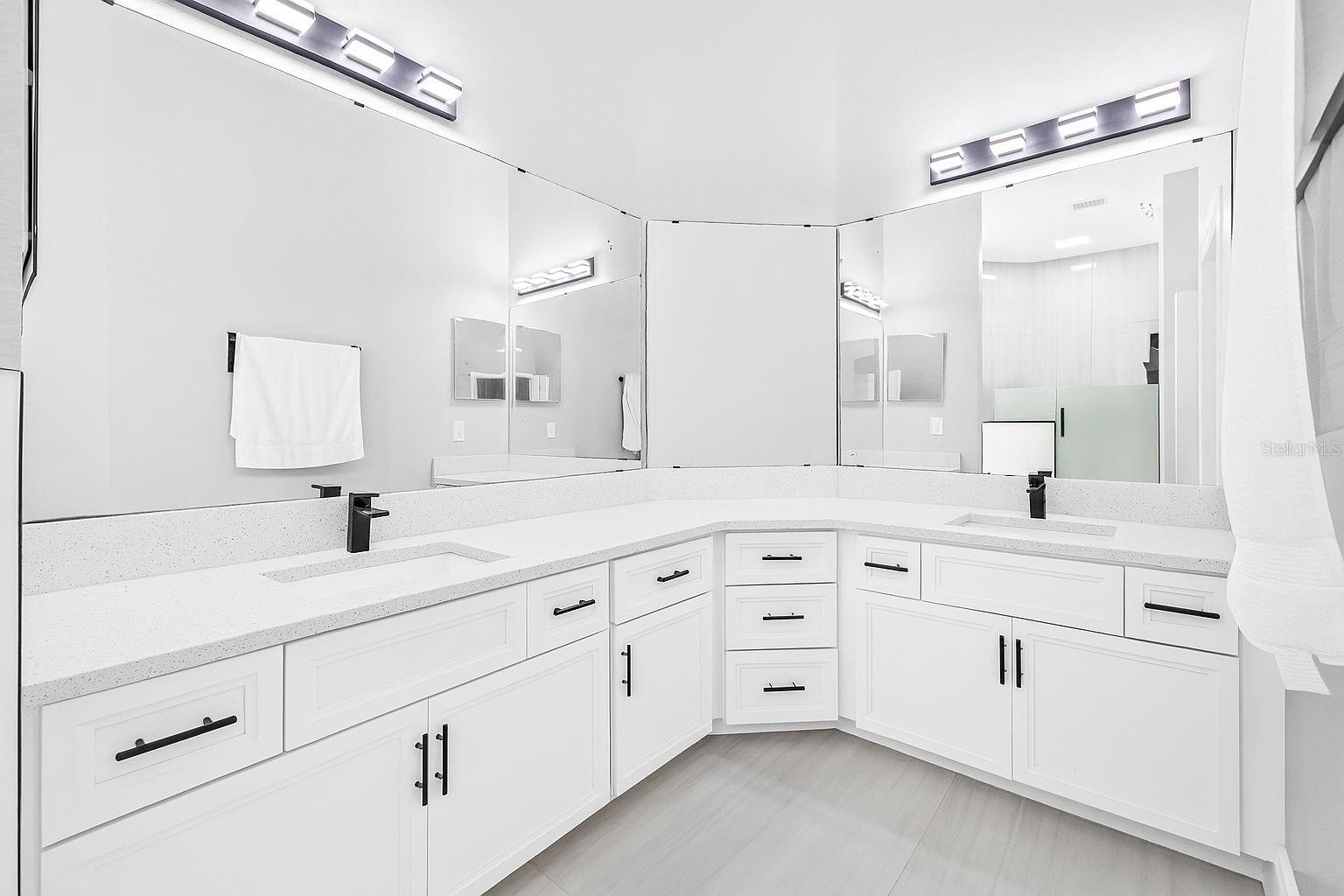 ROSA WOODS - Residential