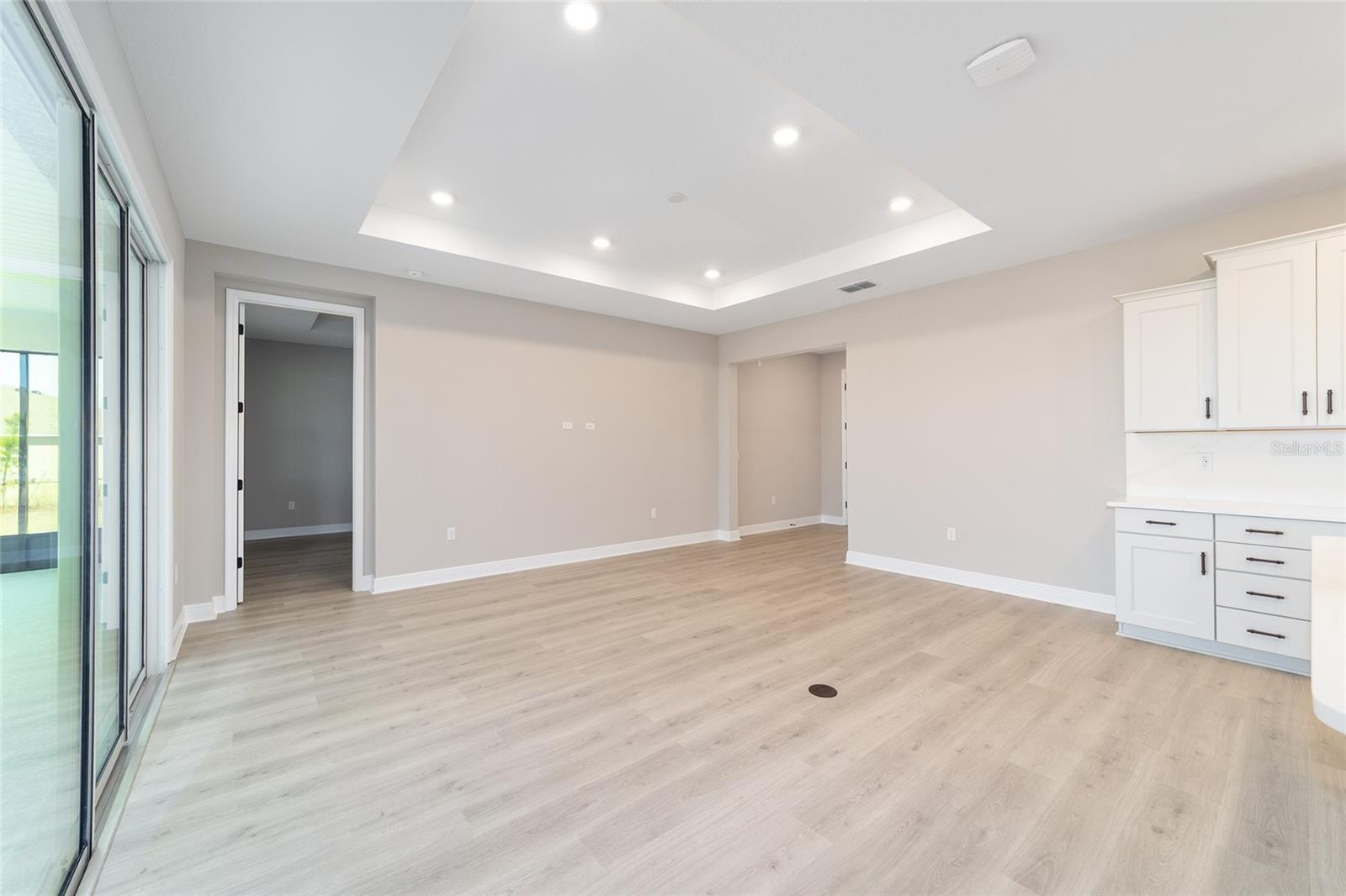 ON TOP OF THE WORLD - Residential