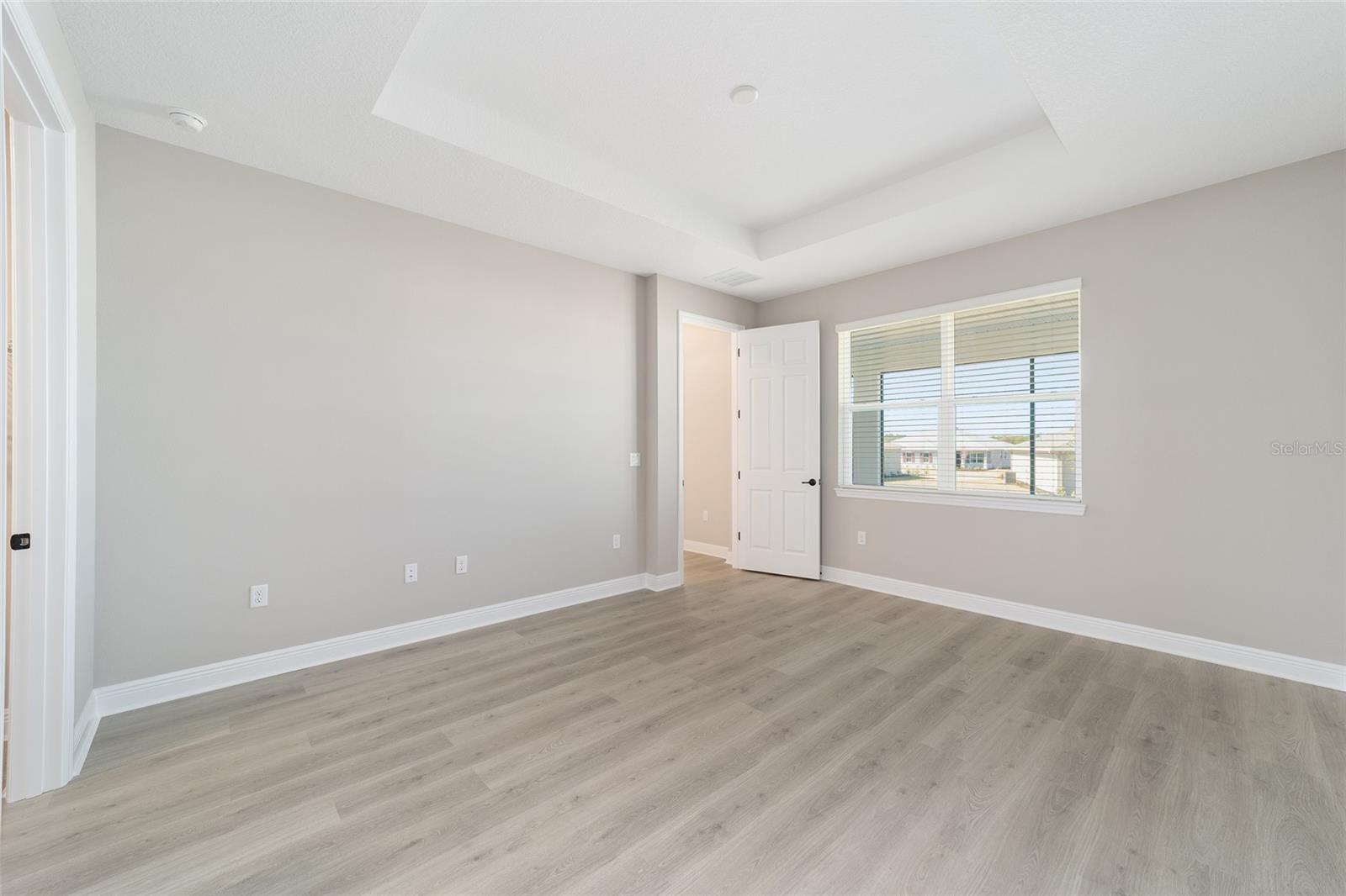 ON TOP OF THE WORLD - Residential