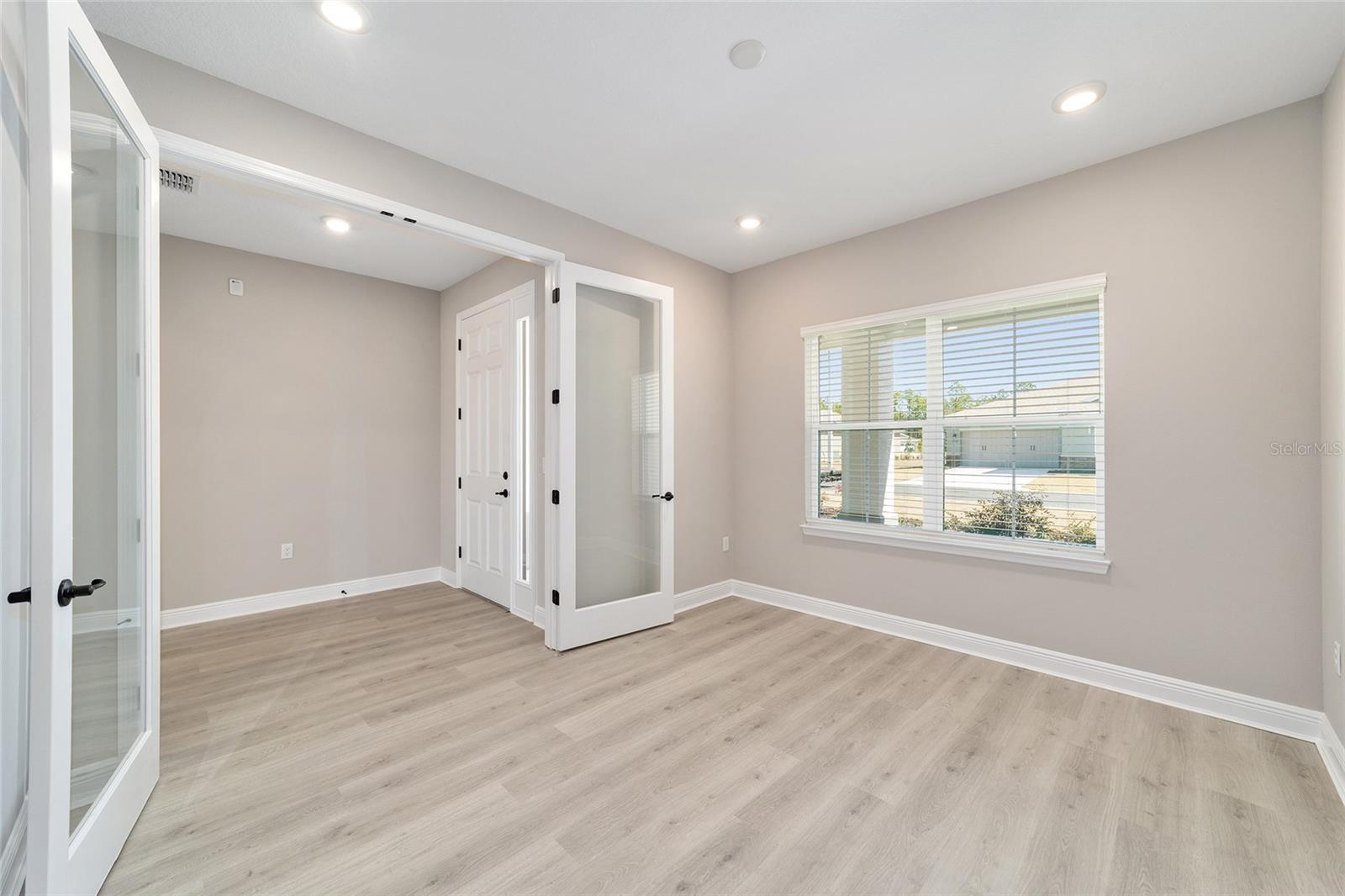 ON TOP OF THE WORLD - Residential