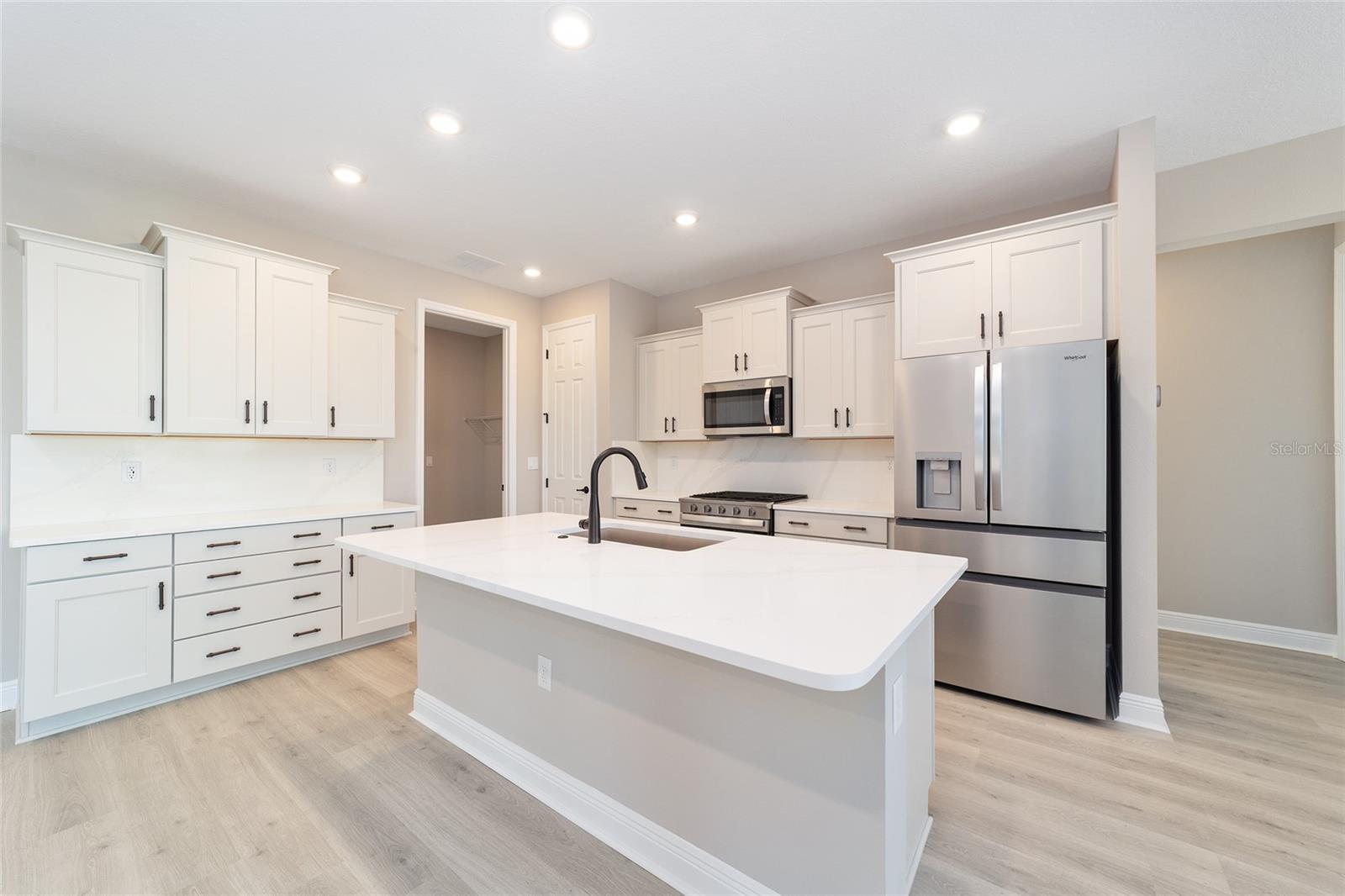 ON TOP OF THE WORLD - Residential