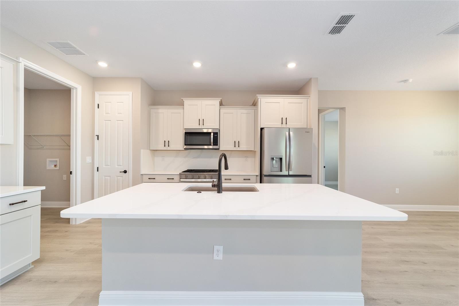 ON TOP OF THE WORLD - Residential