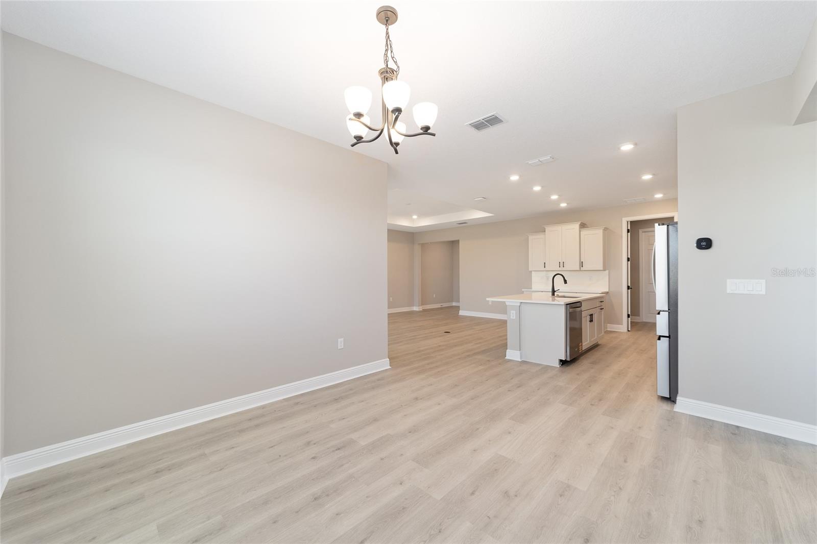 ON TOP OF THE WORLD - Residential