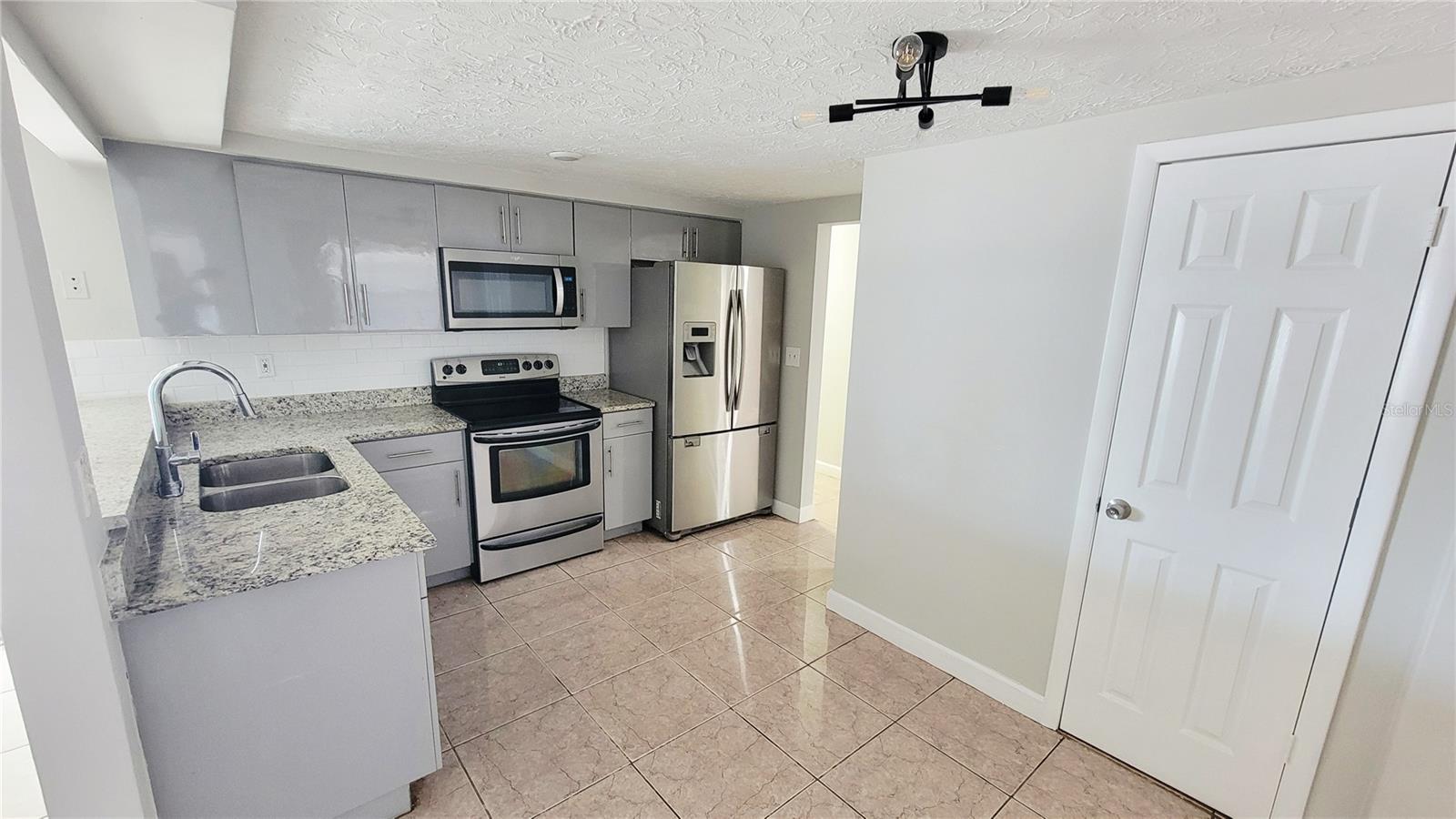 ALOHA GARDENS - Residential