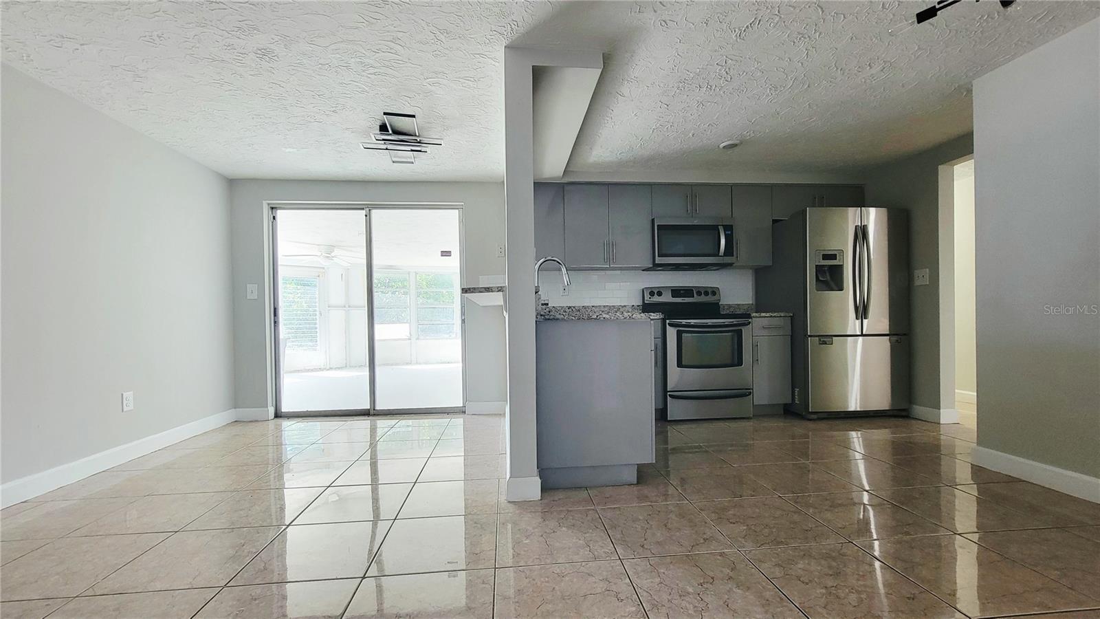 ALOHA GARDENS - Residential