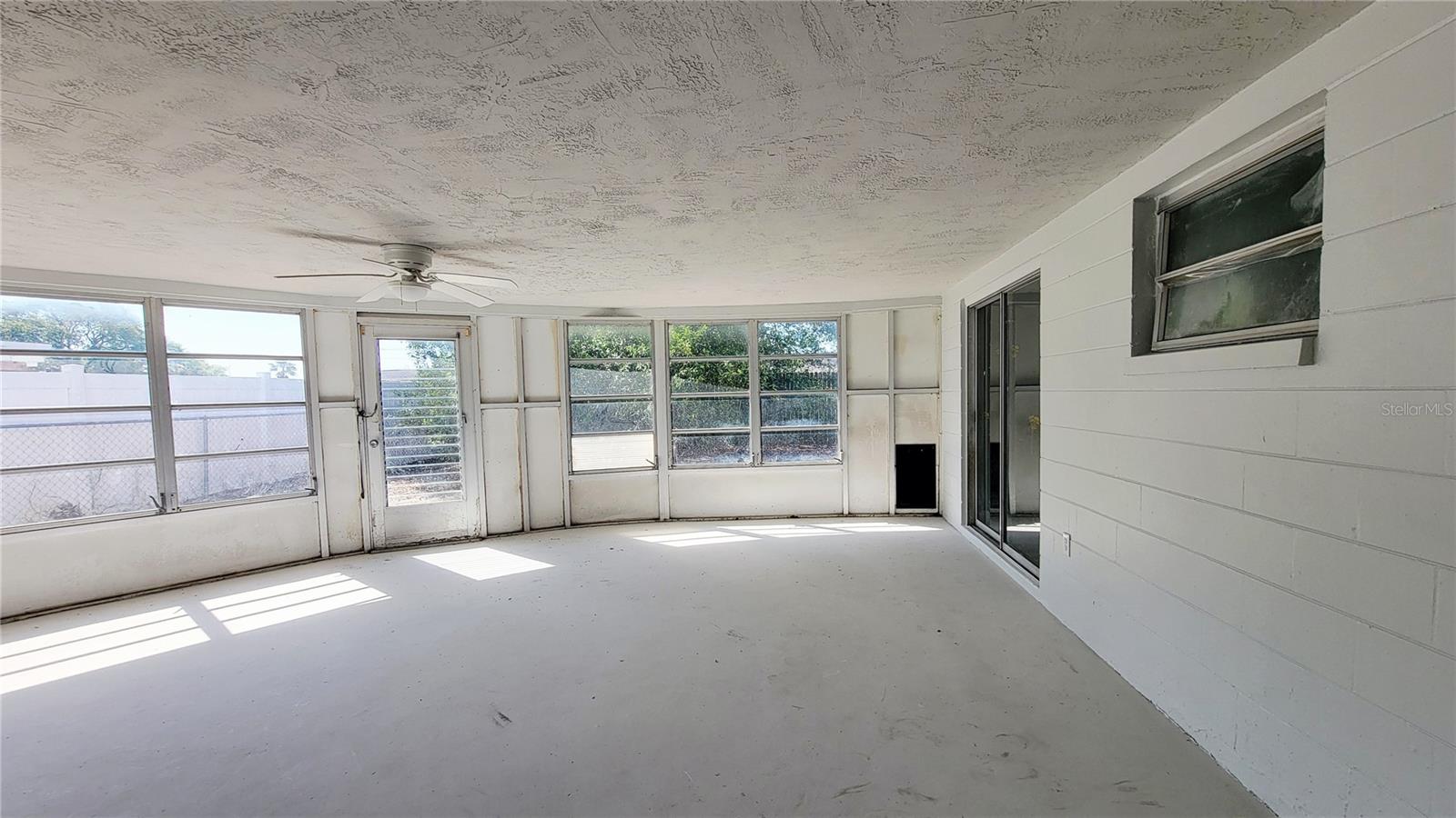 ALOHA GARDENS - Residential