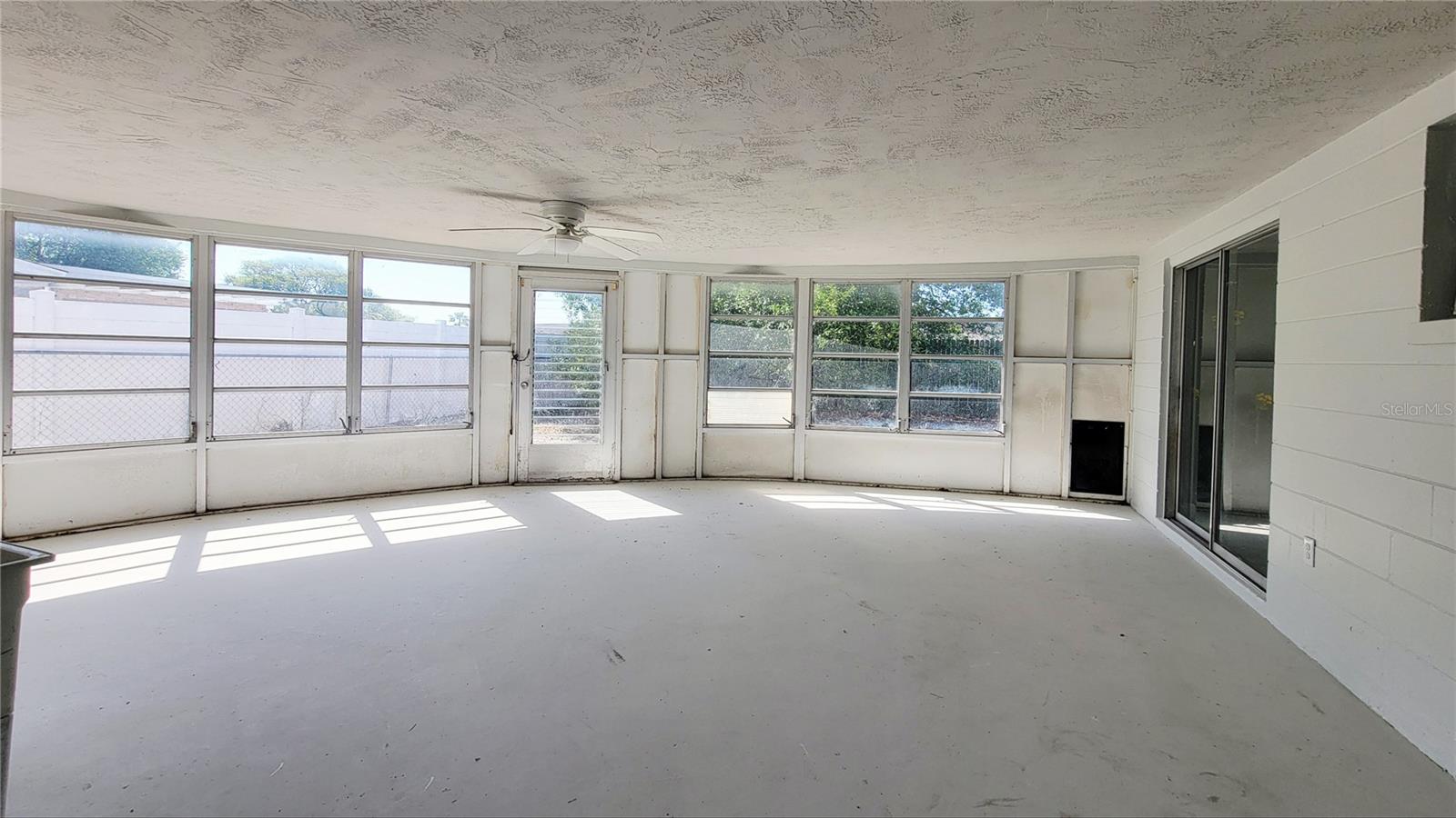 ALOHA GARDENS - Residential