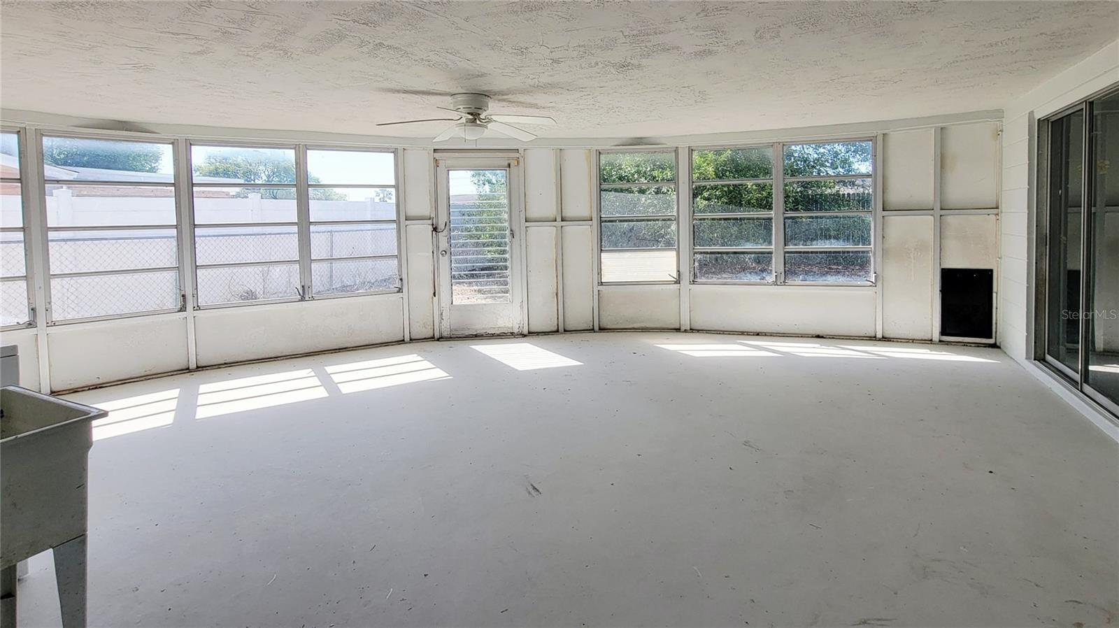 ALOHA GARDENS - Residential