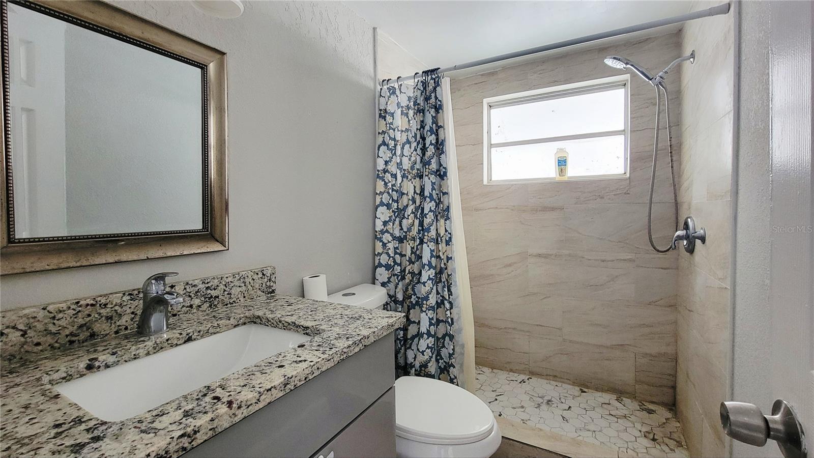 ALOHA GARDENS - Residential