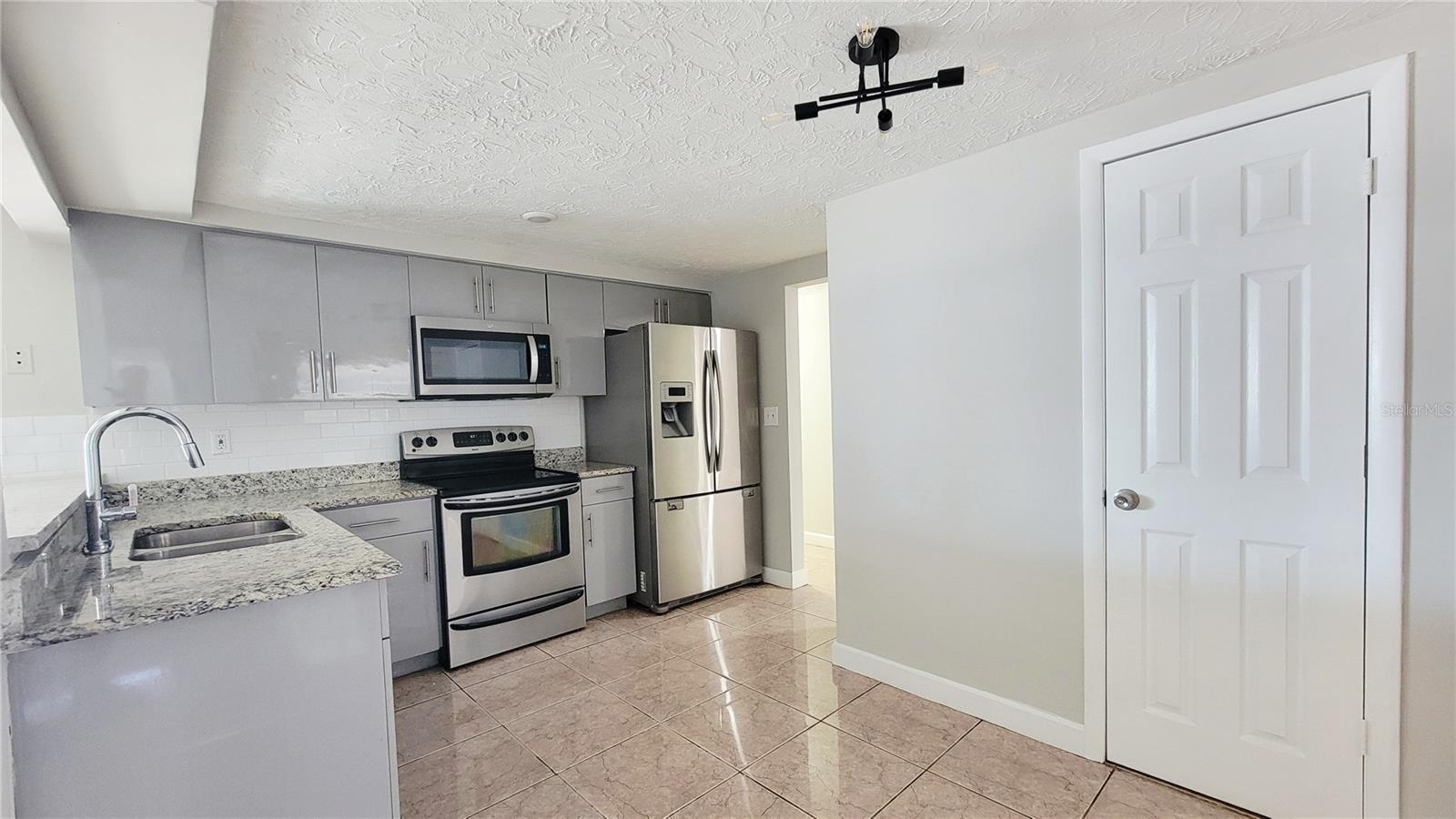 ALOHA GARDENS - Residential