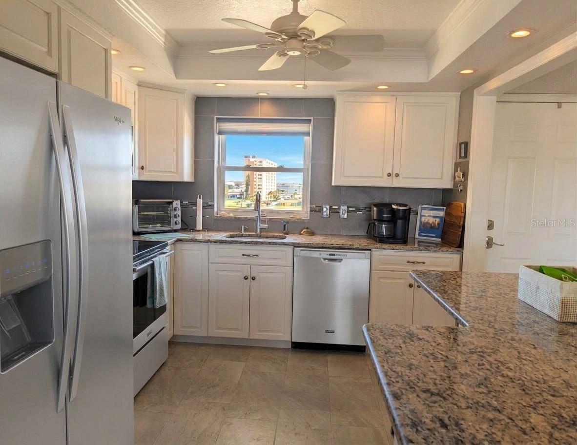 4725 COVE CIRCLE APT 609